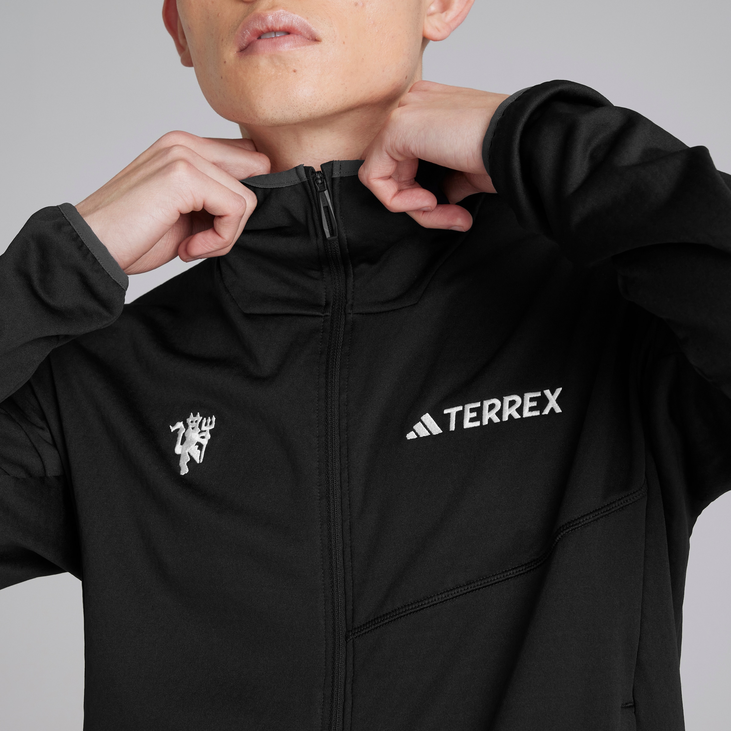 Manchester United x adidas Terrex Xperior Light Fleece Hooded Jacket Black Black Detail [5-5]