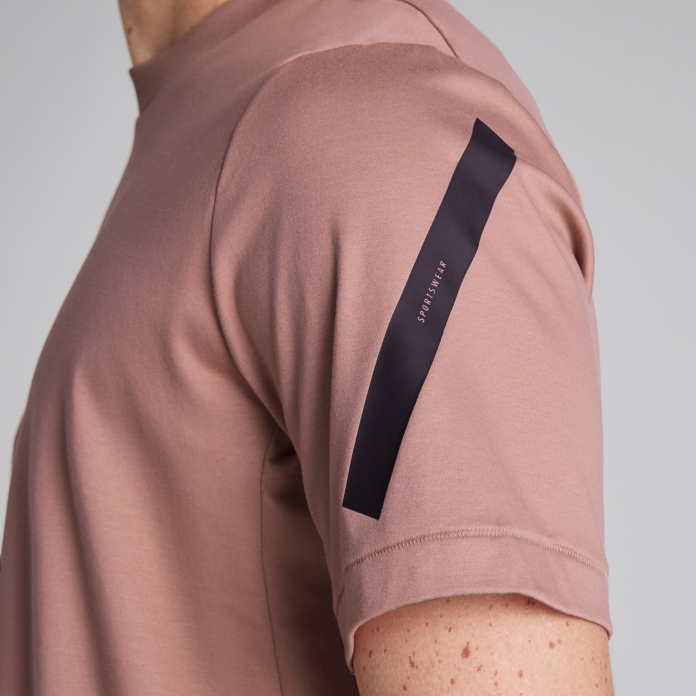 Manchester United x adidas Z.N.E. T-Shirt Pink Rose Détail [5-5]