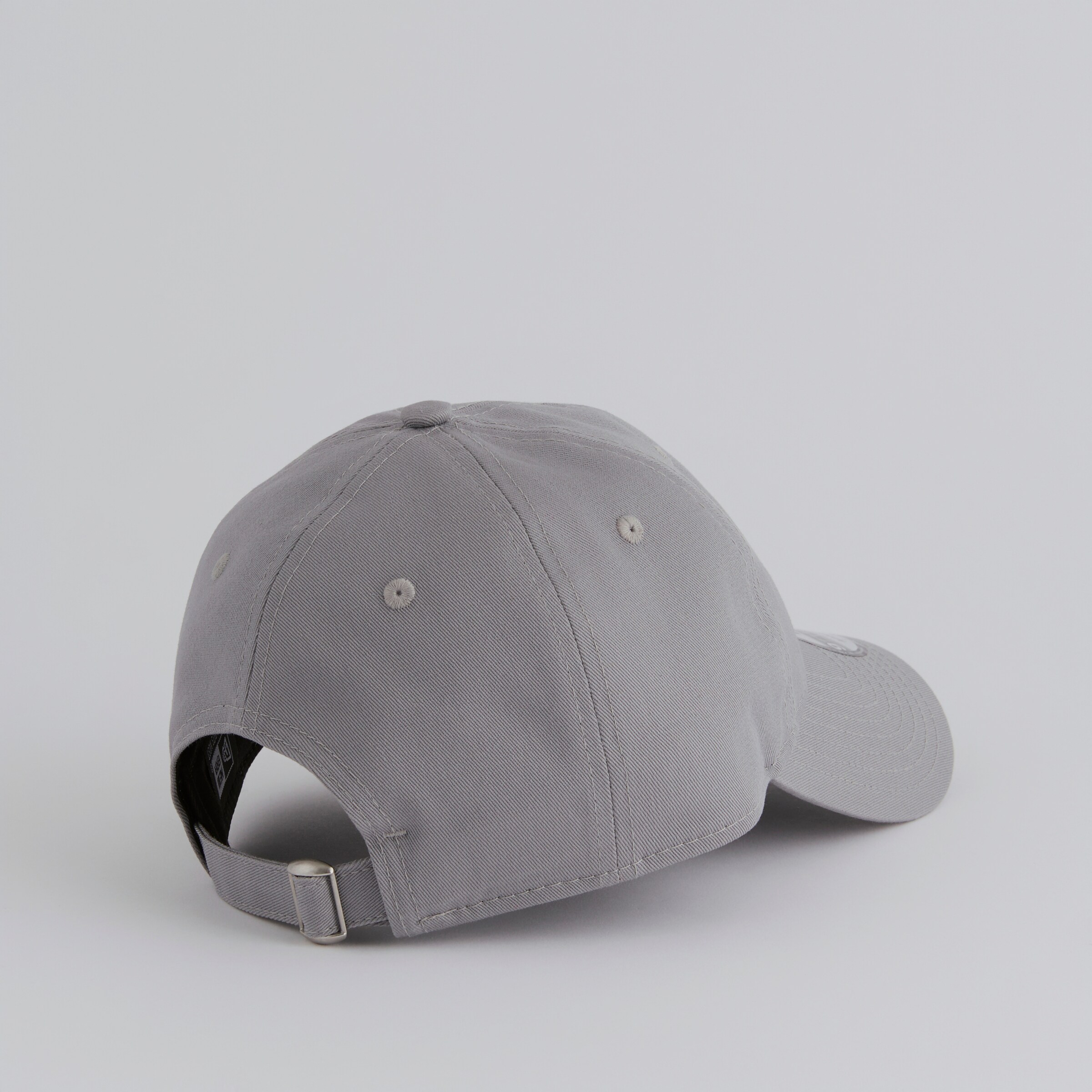 Manchester United x New Era Crest 9Twenty Cap Grey Grey Detail [4-5]