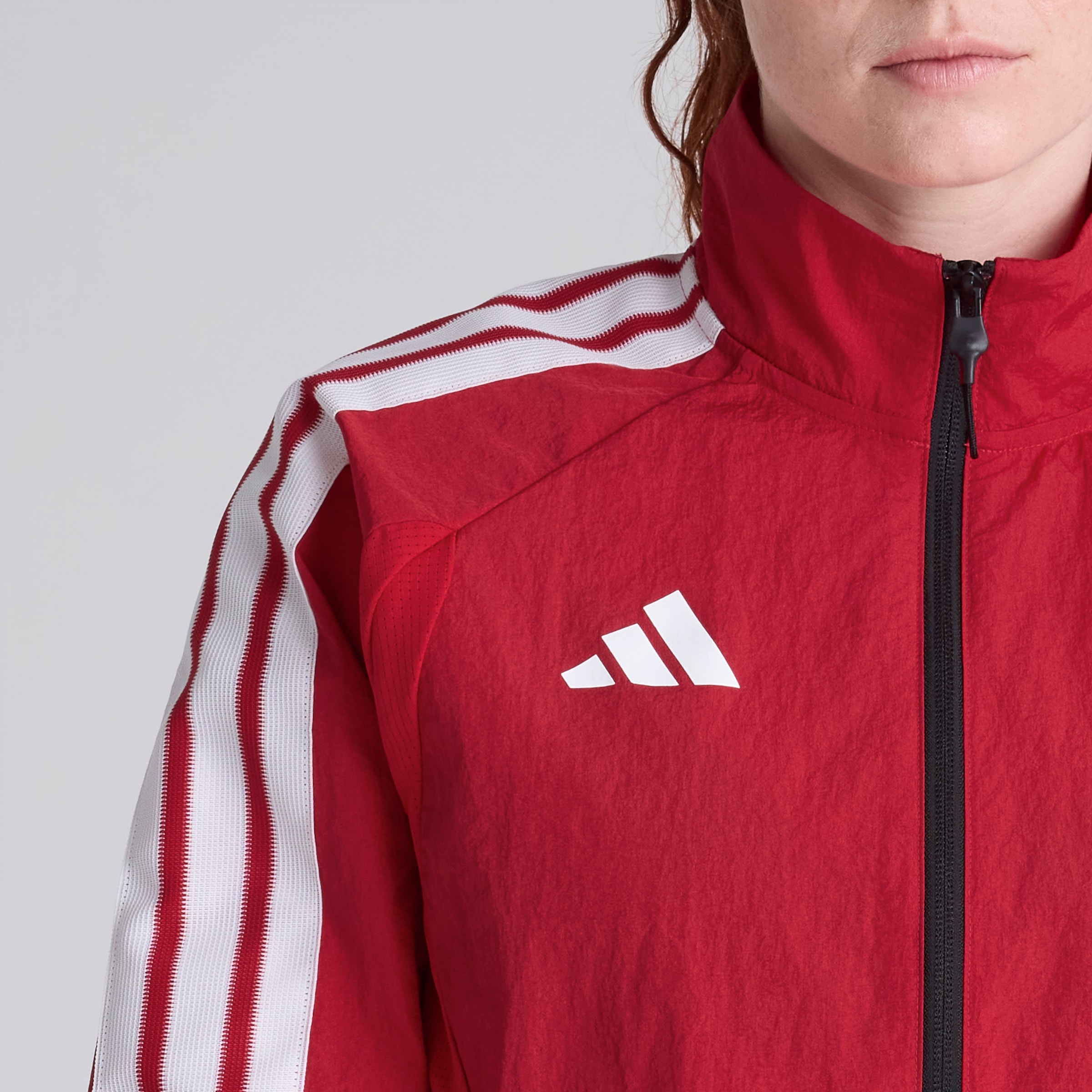 Manchester United 26/27 Womens Anthem Jacket Red Rojo Detalle [6-6]