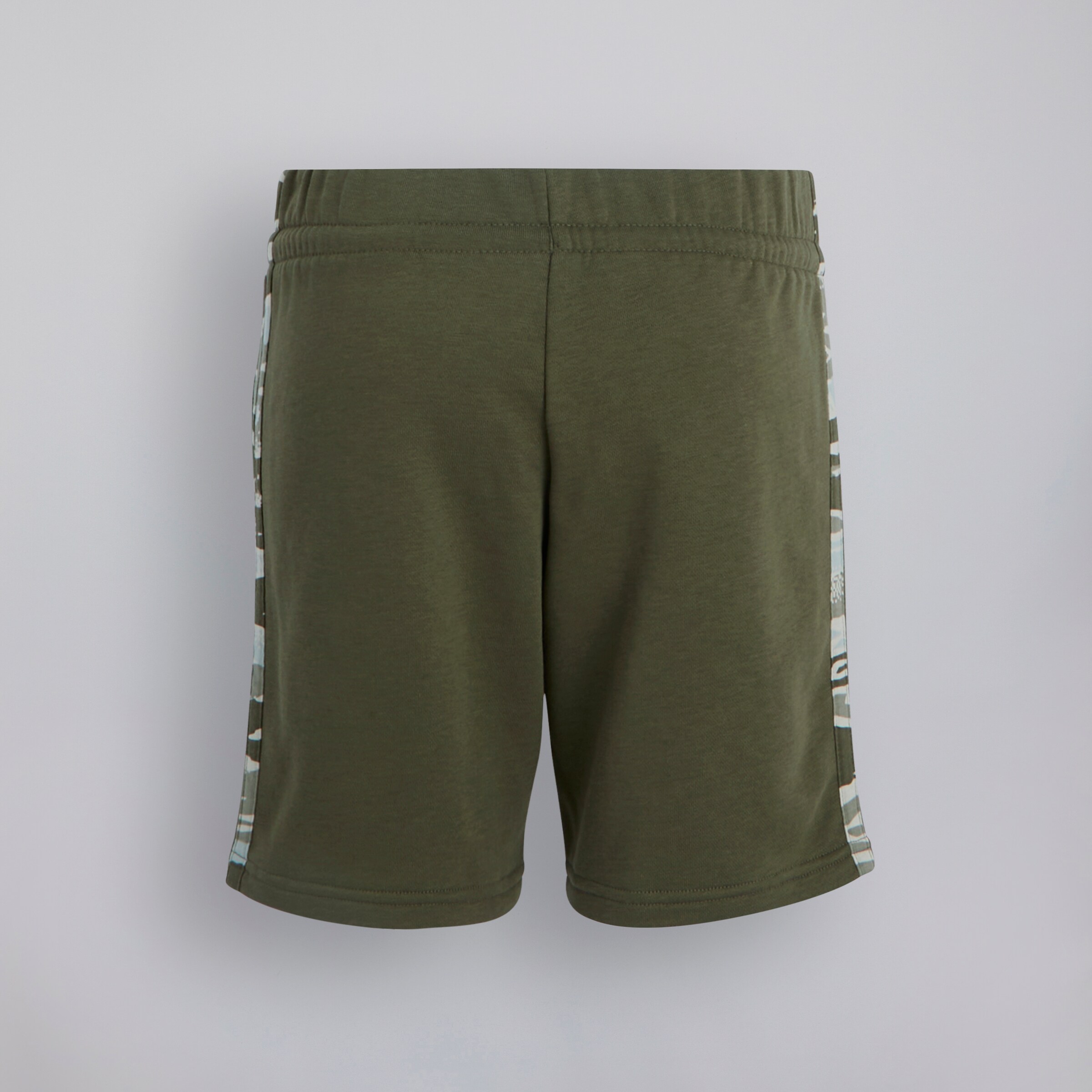 Manchester United x adidas Kids Essentials Camo Shorts Green Verde Detalle [2-2]