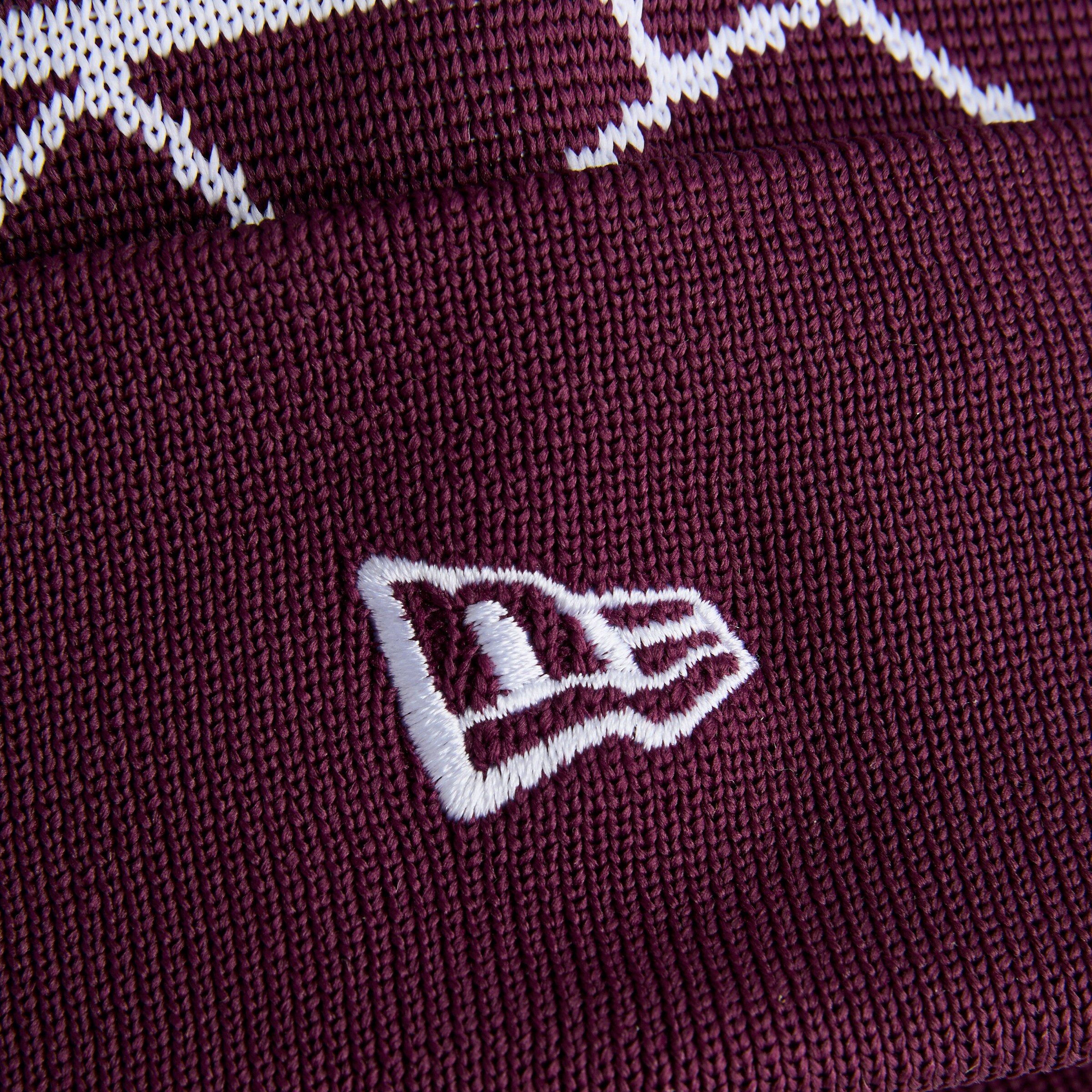 Manchester United x New Era Sport Knit Beanie Burgundy Detail [4-4]