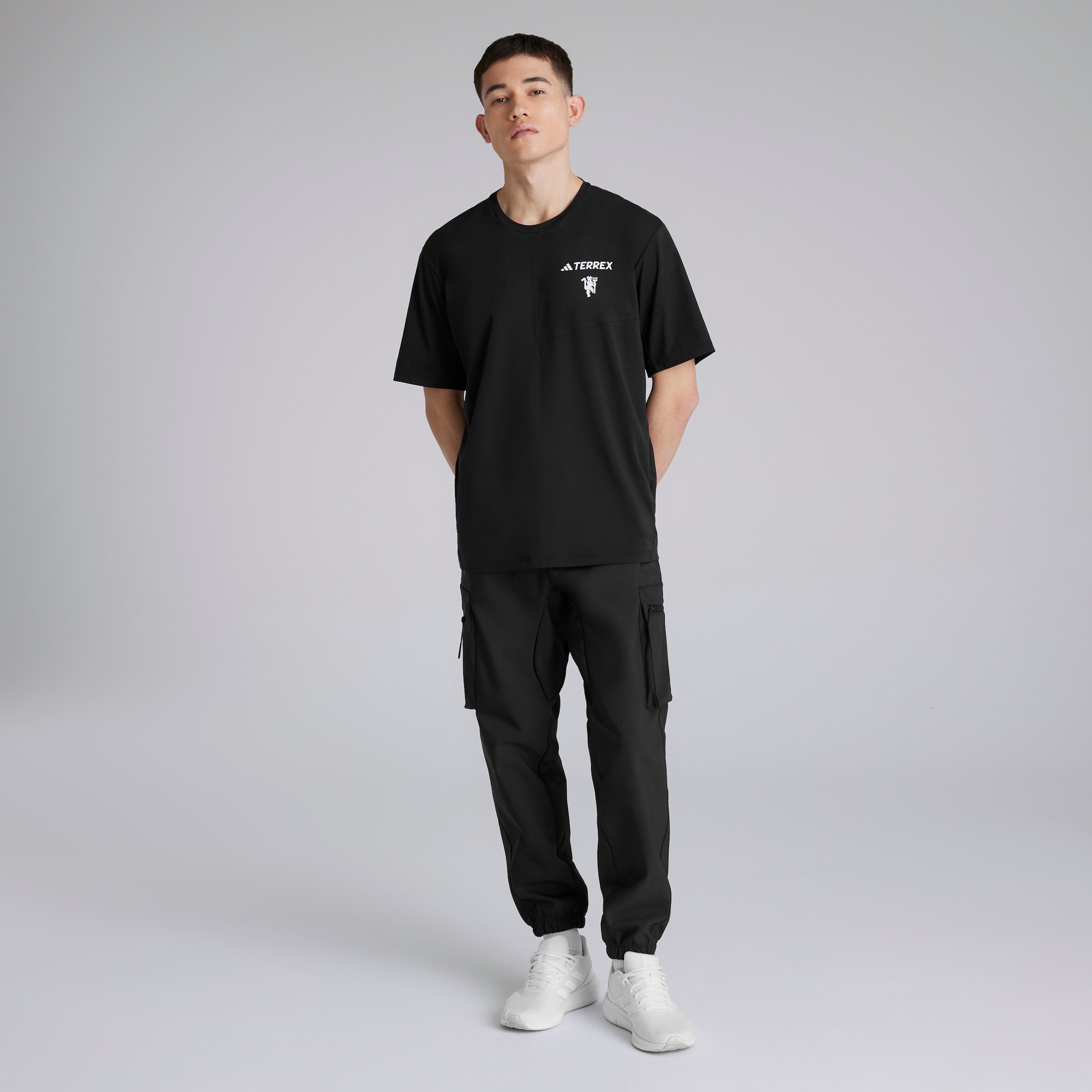 Manchester United x adidas Terrex CLIMACOOL T-Shirt Black Black Detail [3-5]