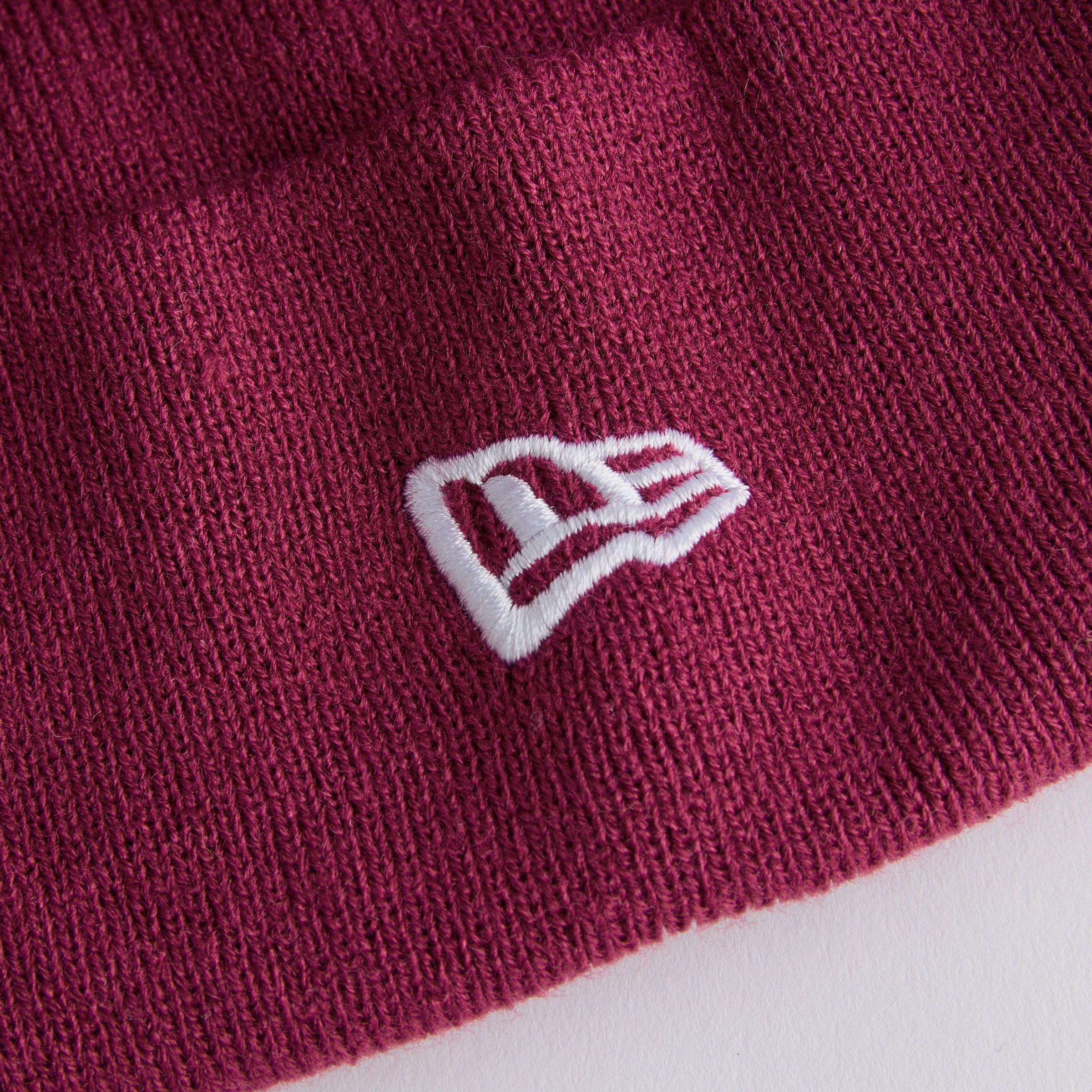 Manchester United x New Era Seasonal Cuff Beanie Burgundy Detail [4-4]