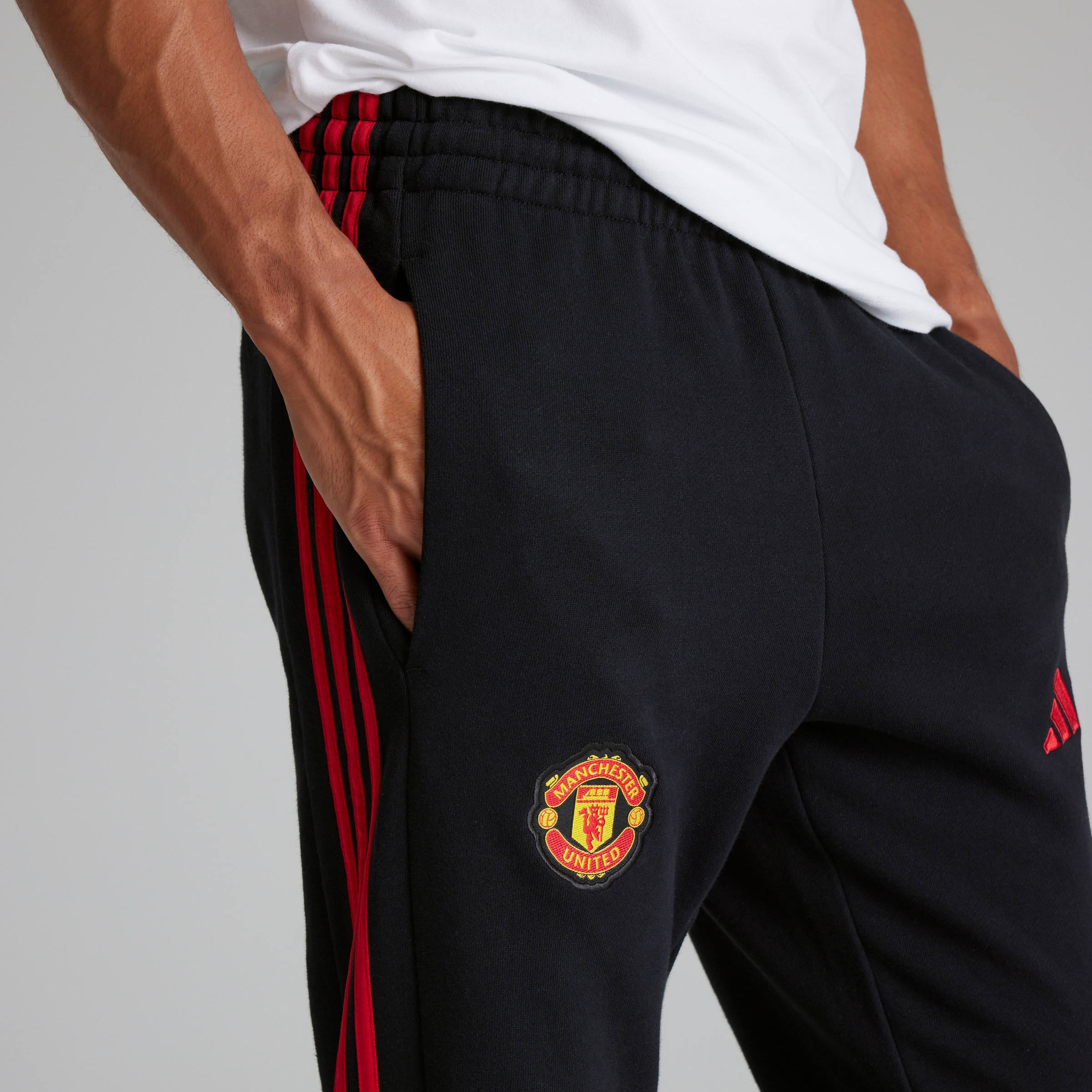 Manchester United Bas de survÃªtement ADN Noir Noir Détail [4-7]