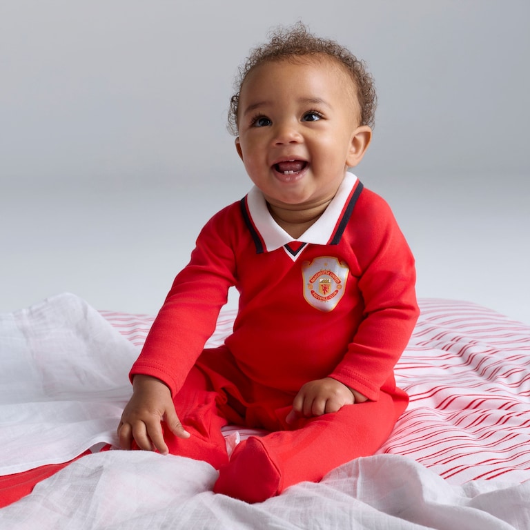Manchester United Baby 1999 Retro Champions League Sleepsuit Red