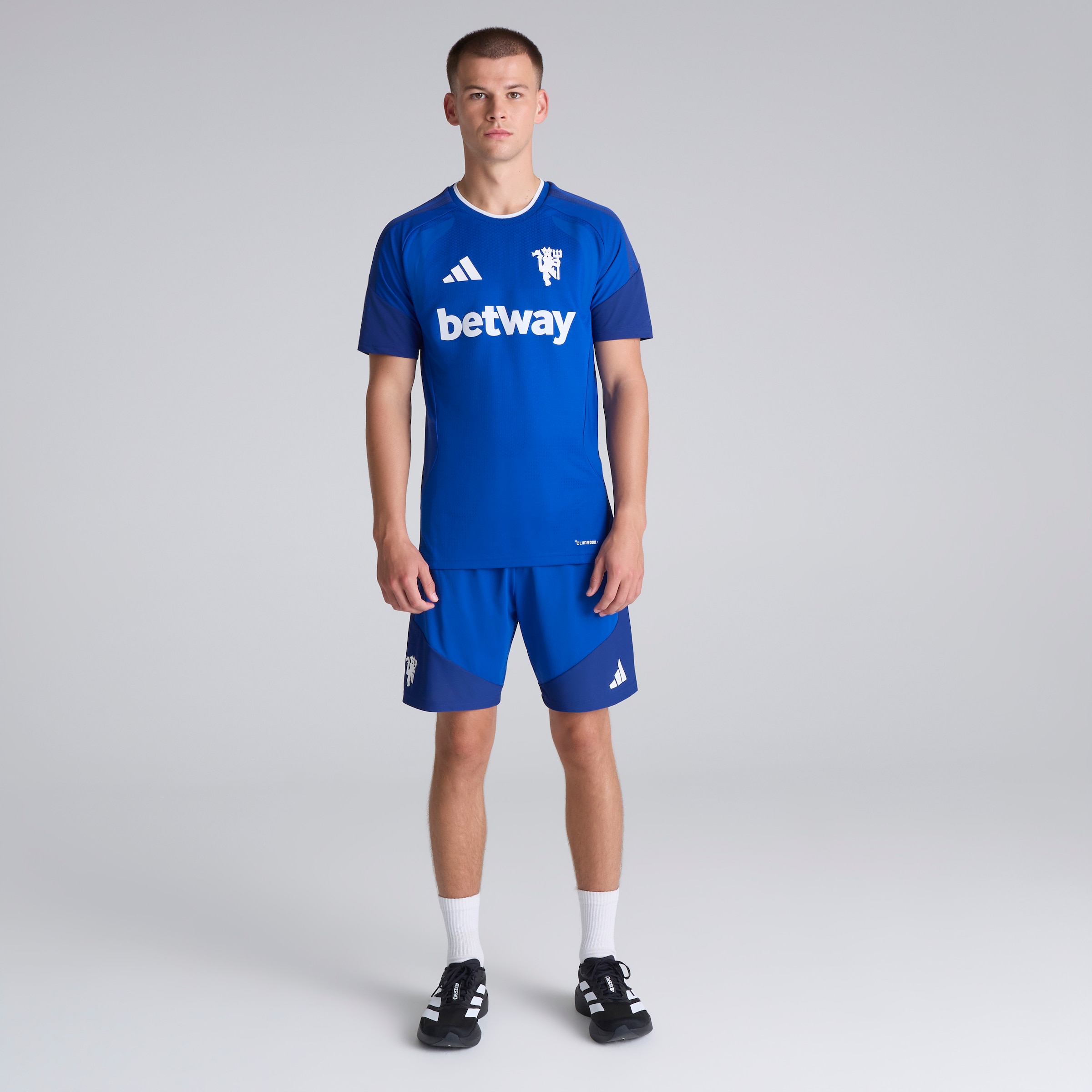 Manchester United 26/27 Cup Training Tiro Authentic Jersey Blue (Sponsored) Blau Detail [3-5]