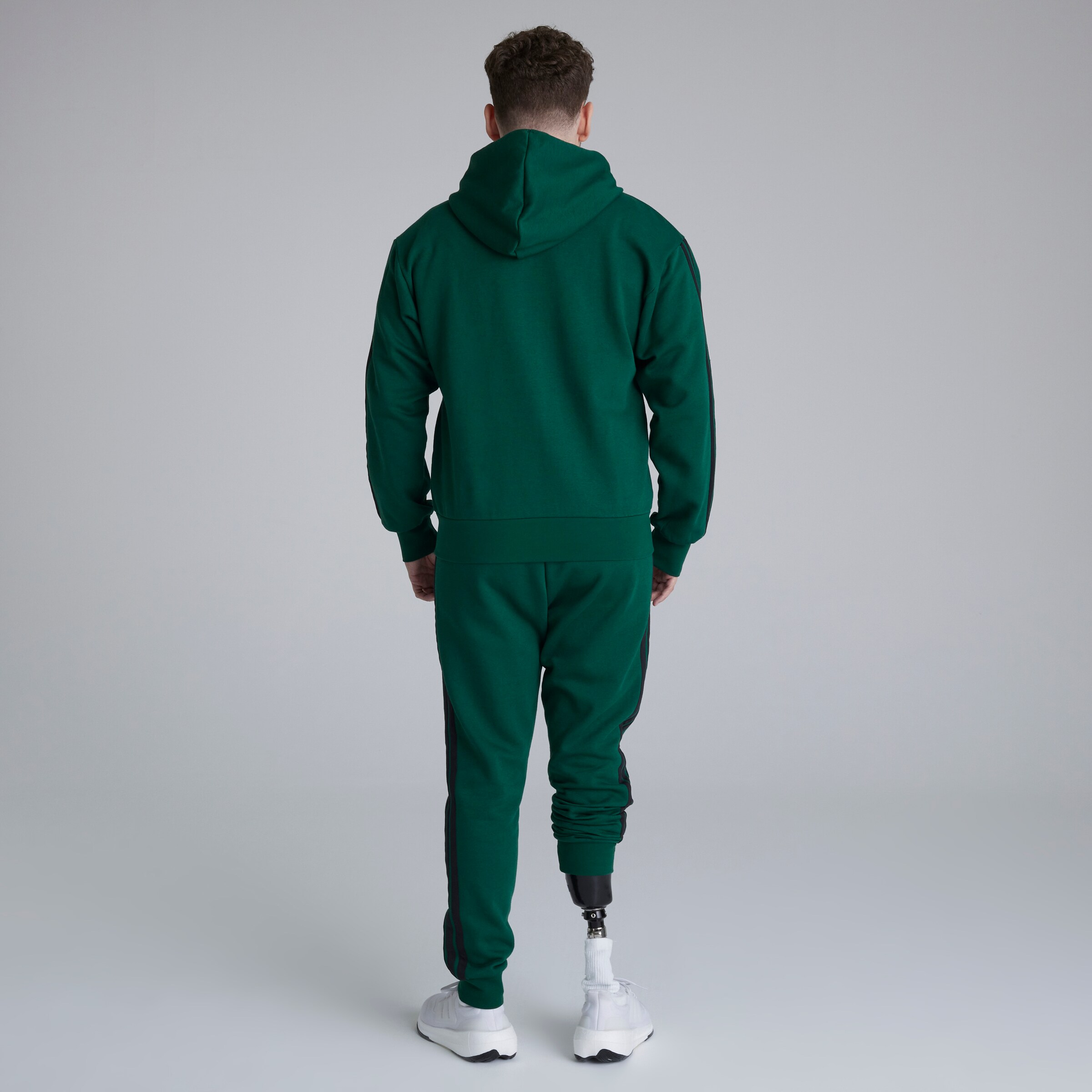 Manchester United x adidas Essentials 3-Stripes Fleece Joggers Green Vert Détail [3-5]