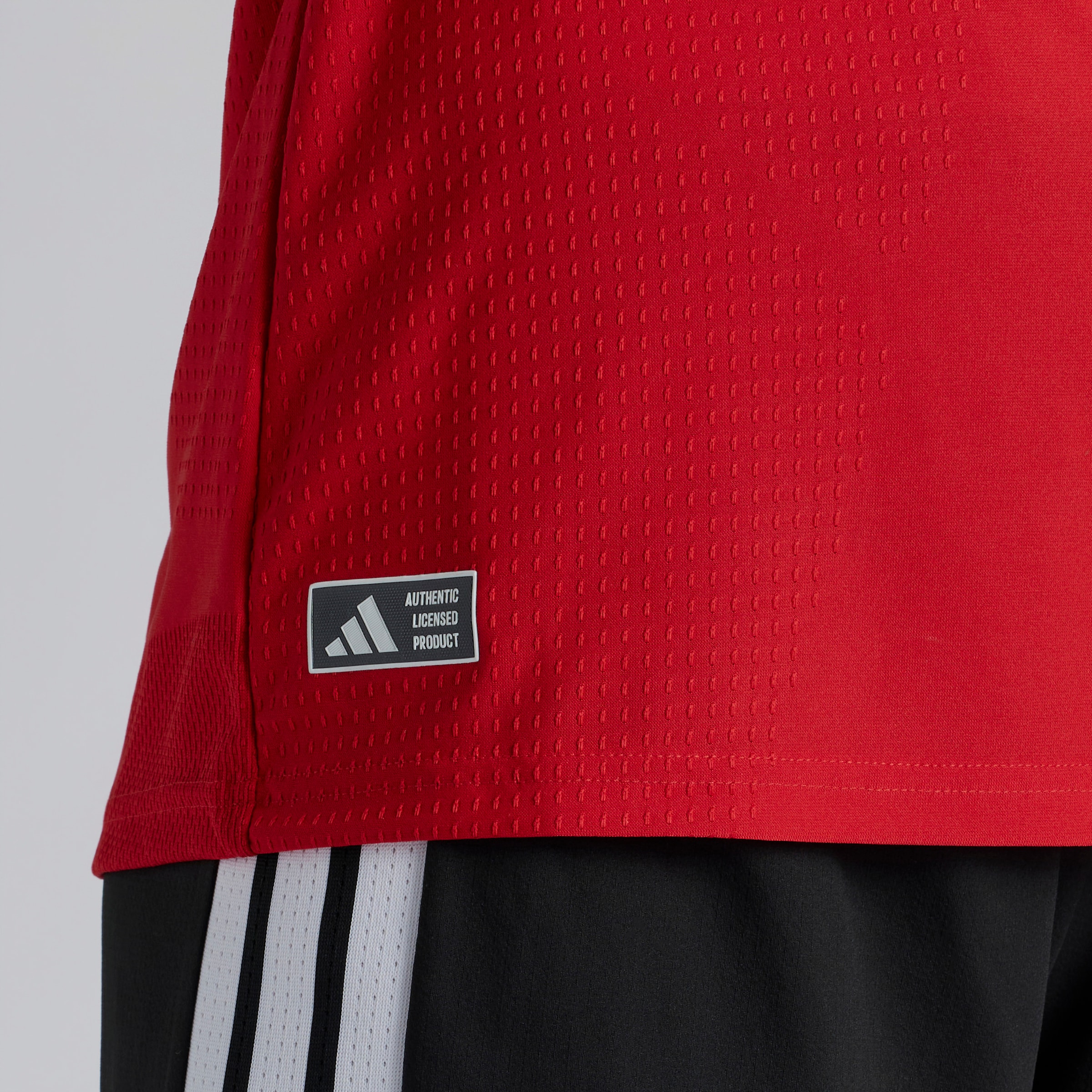 Manchester United Womens 26/27 Home Authentic Jersey Red Detail [5-6]