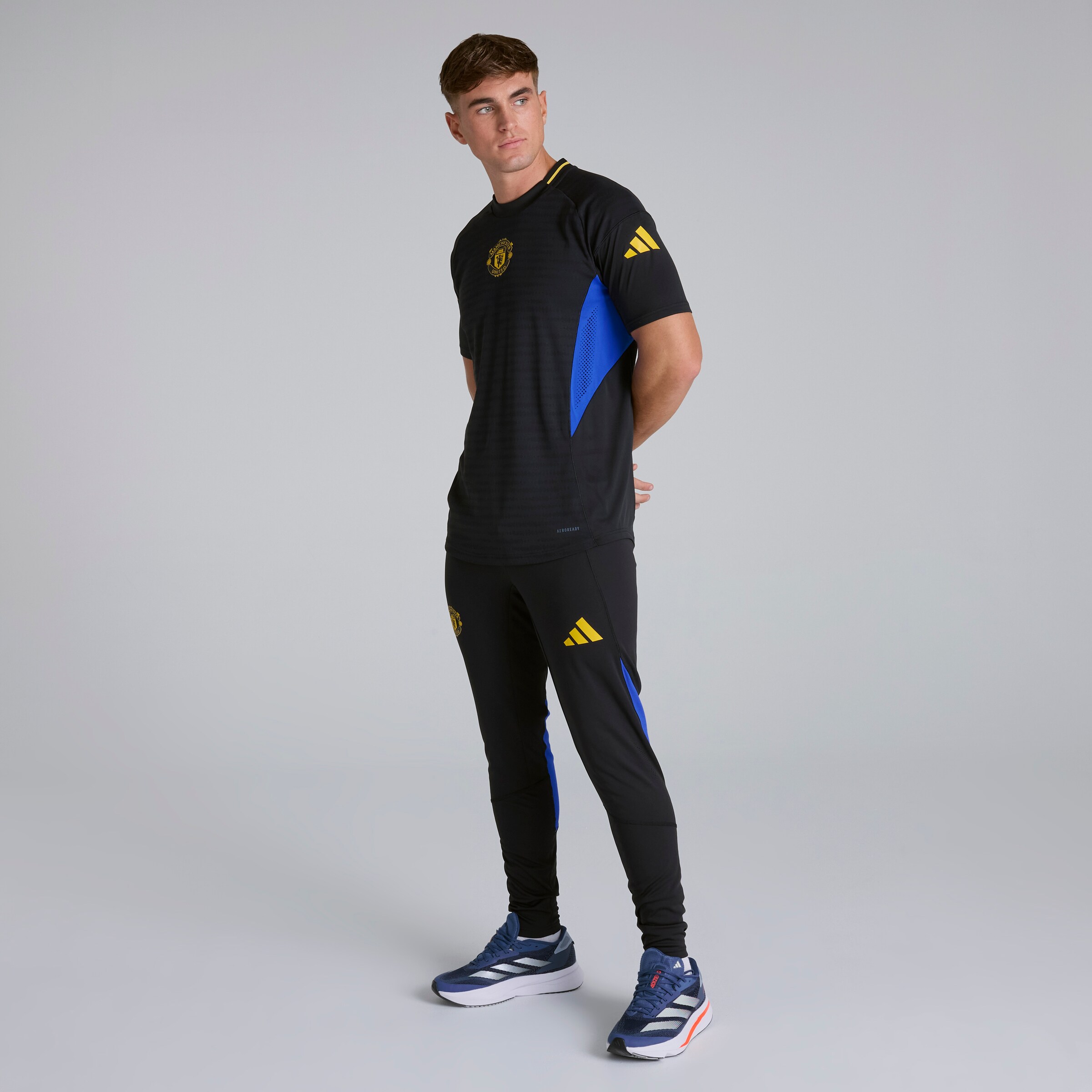 Manchester United Tiro 25 Pro Training Jersey Black Detail [3-6]