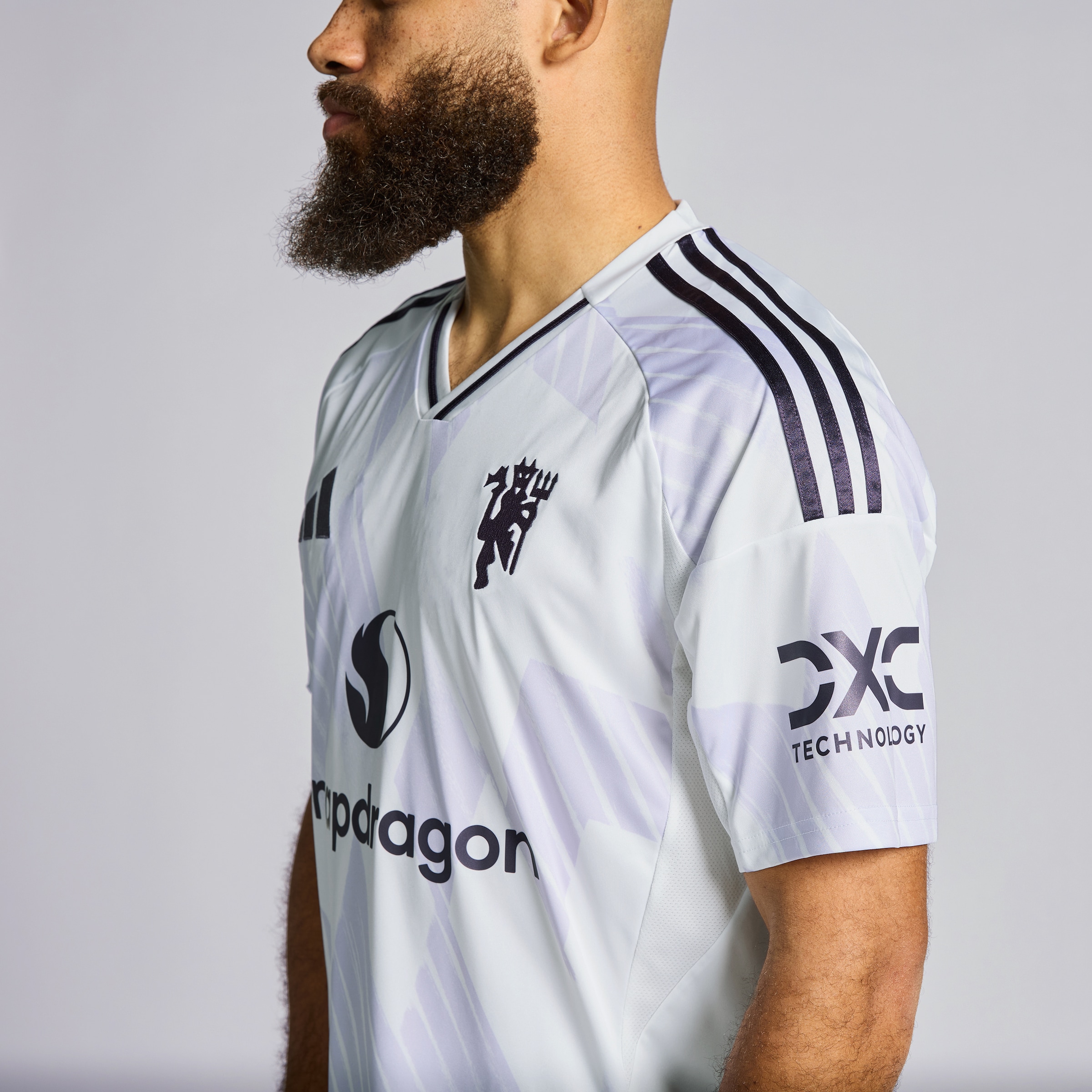 Manchester United 25/26 Away Jersey with Mbuemo 19 EPL Printing & Badge White Detail [4-5]