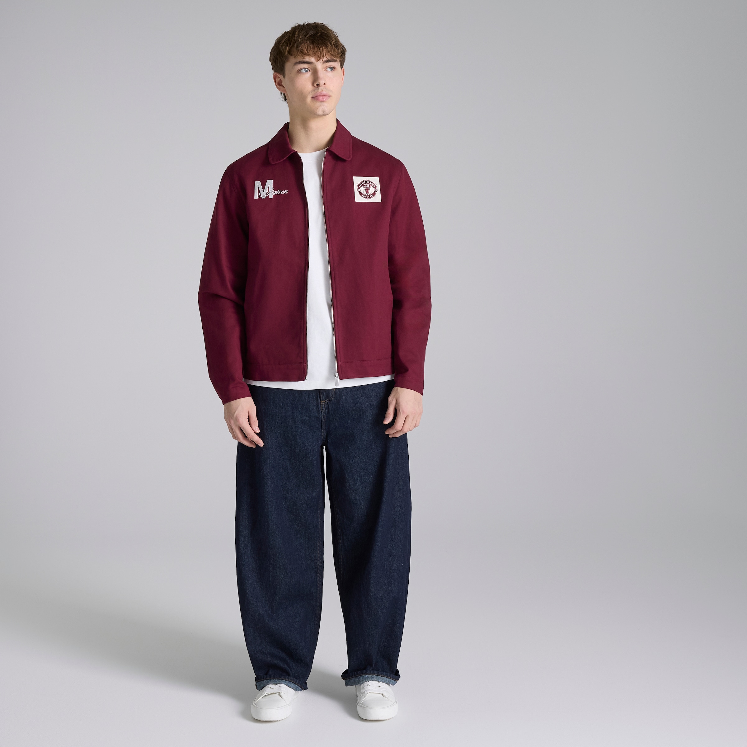 Manchester United Theatre of Dreams Field Jacket Burgundy Red Detail [3-5]