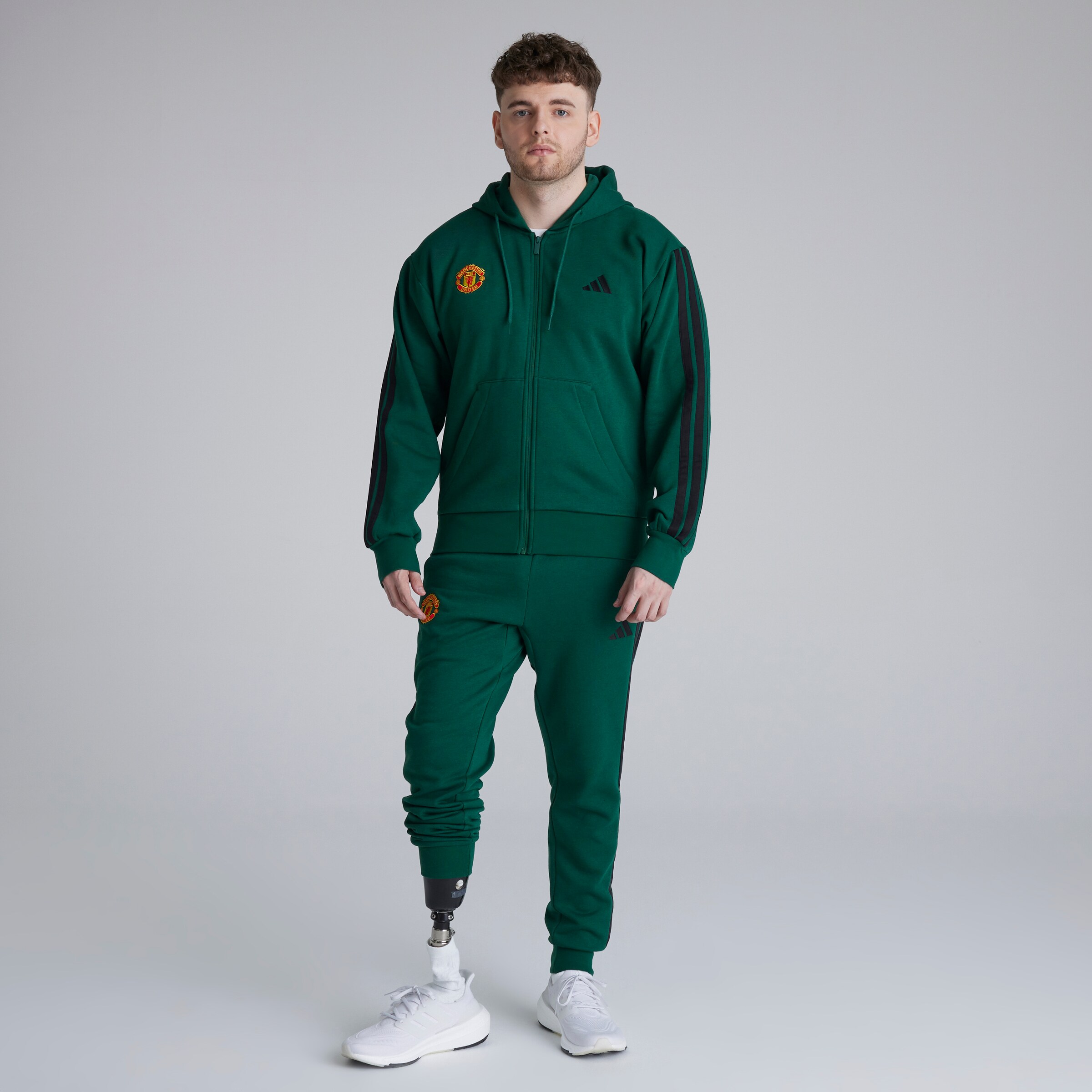 Manchester United x adidas Essentials 3-Stripes Fleece Hoodie Green Green Detail [3-5]