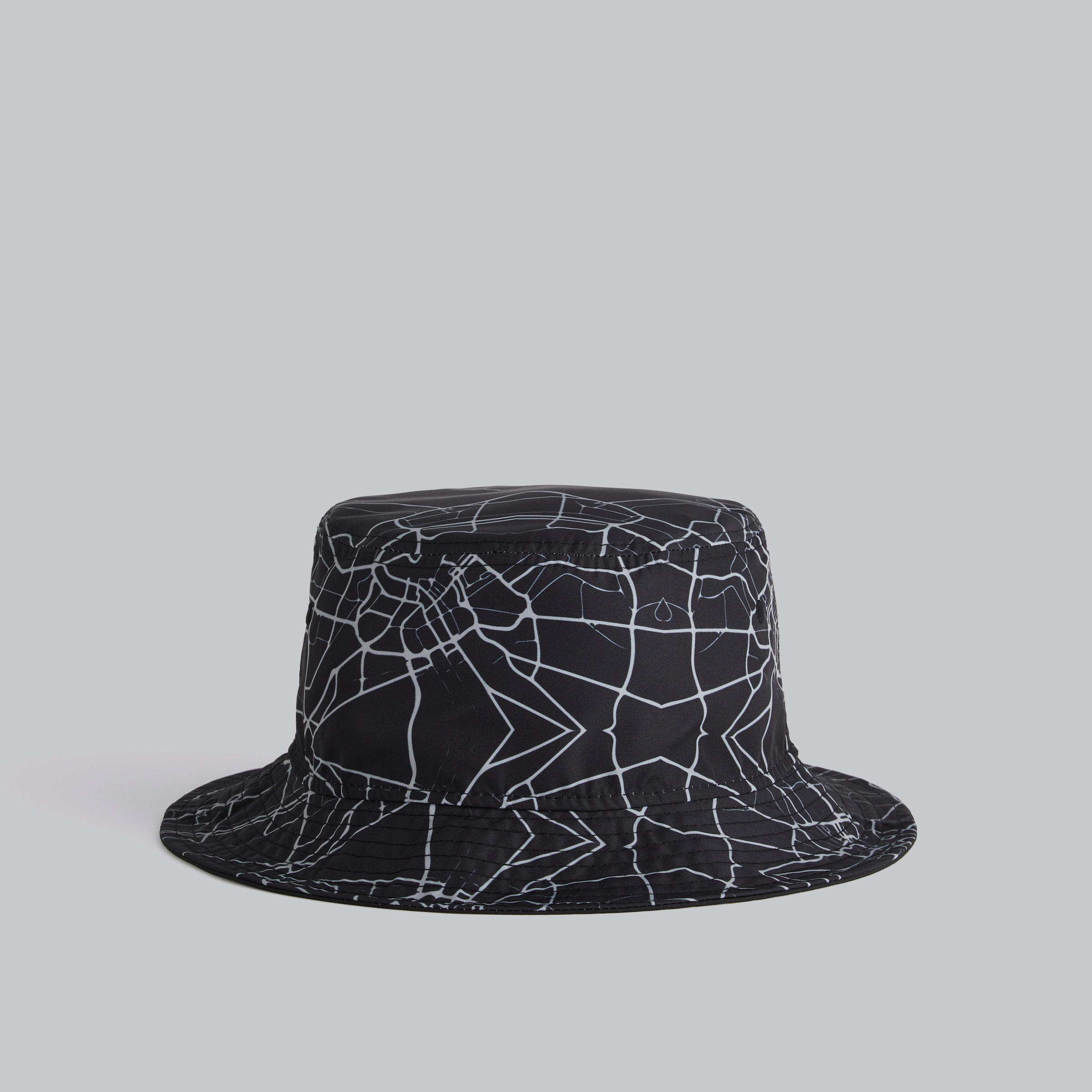 Manchester United x New Era AOP Bucket Hat Black Detail [4-5]