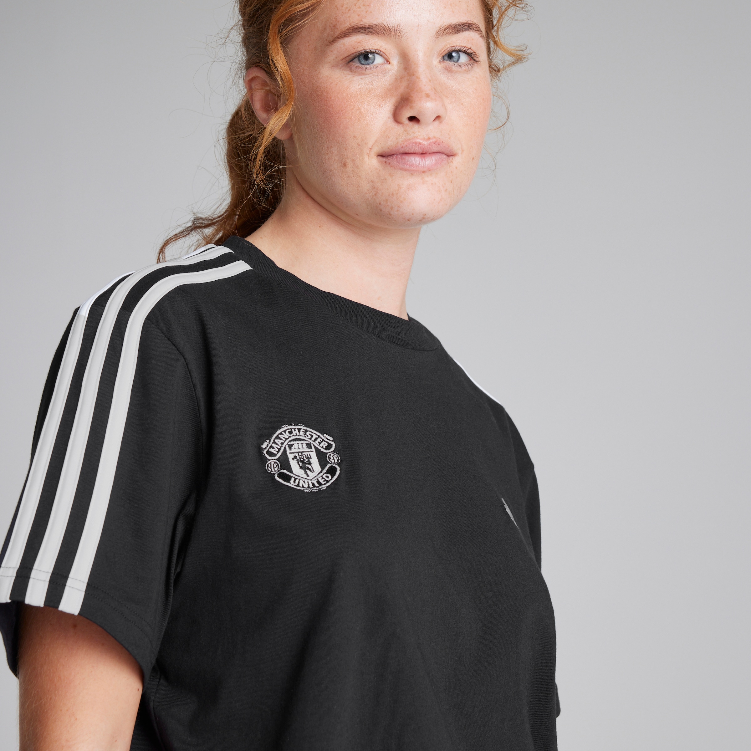 Manchester United x adidas Womens Essentials 3-Stripes Single Jersey Crop Top Black Black Detail [4-7]