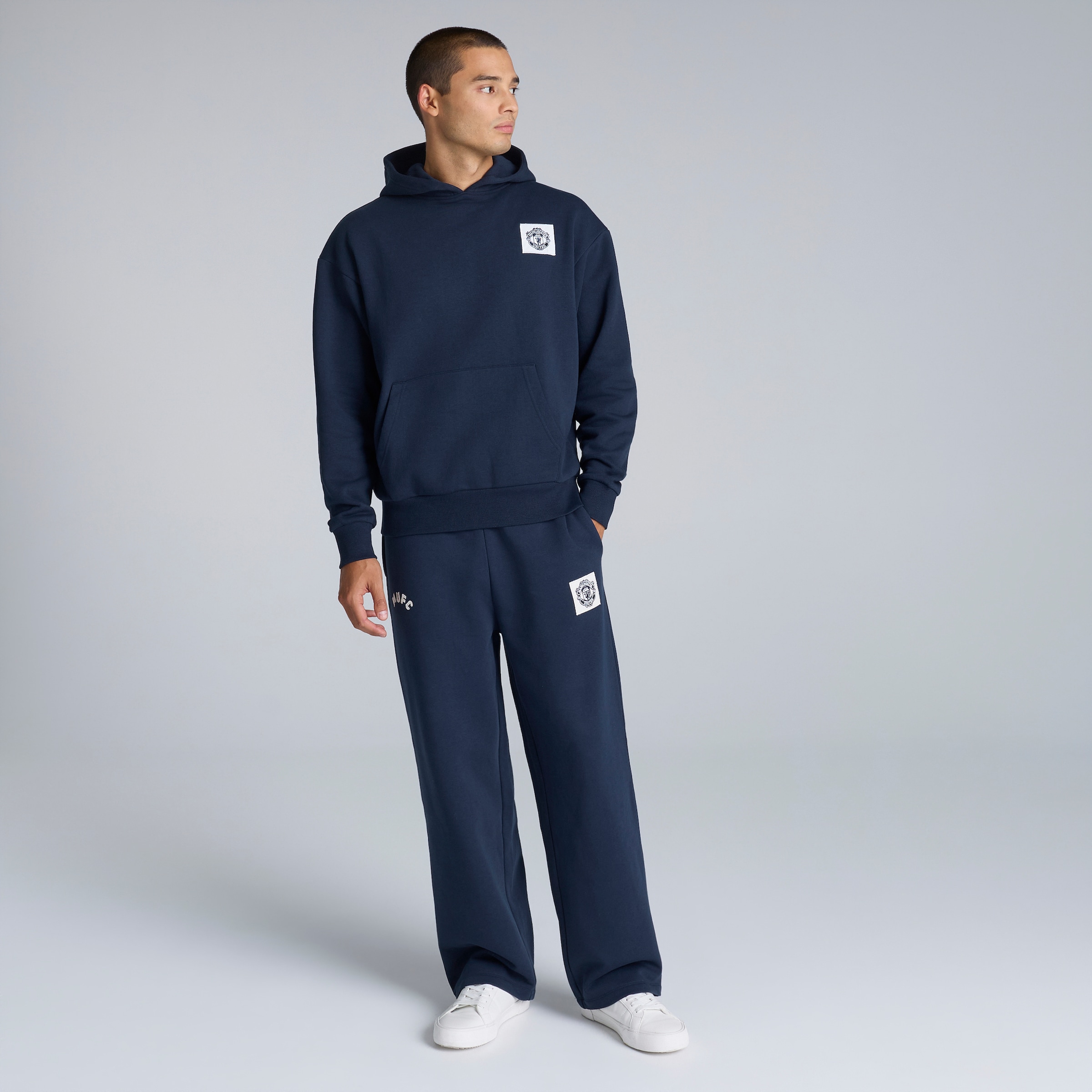 Manchester United Heritage Back Print Hoodie Navy Navy blue Detail [3-5]