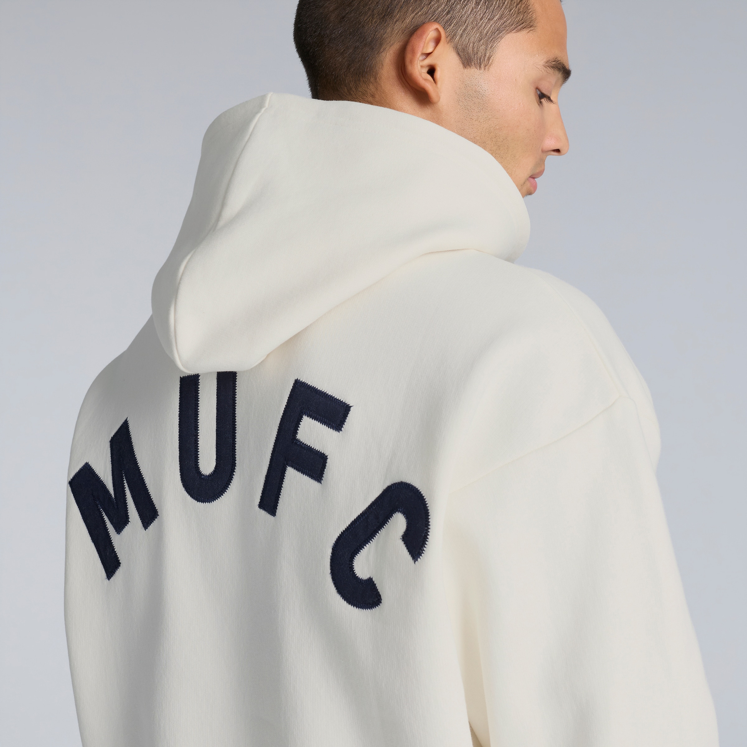 Manchester United Heritage Back Print Hoodie Cream Beige Detail [6-6]