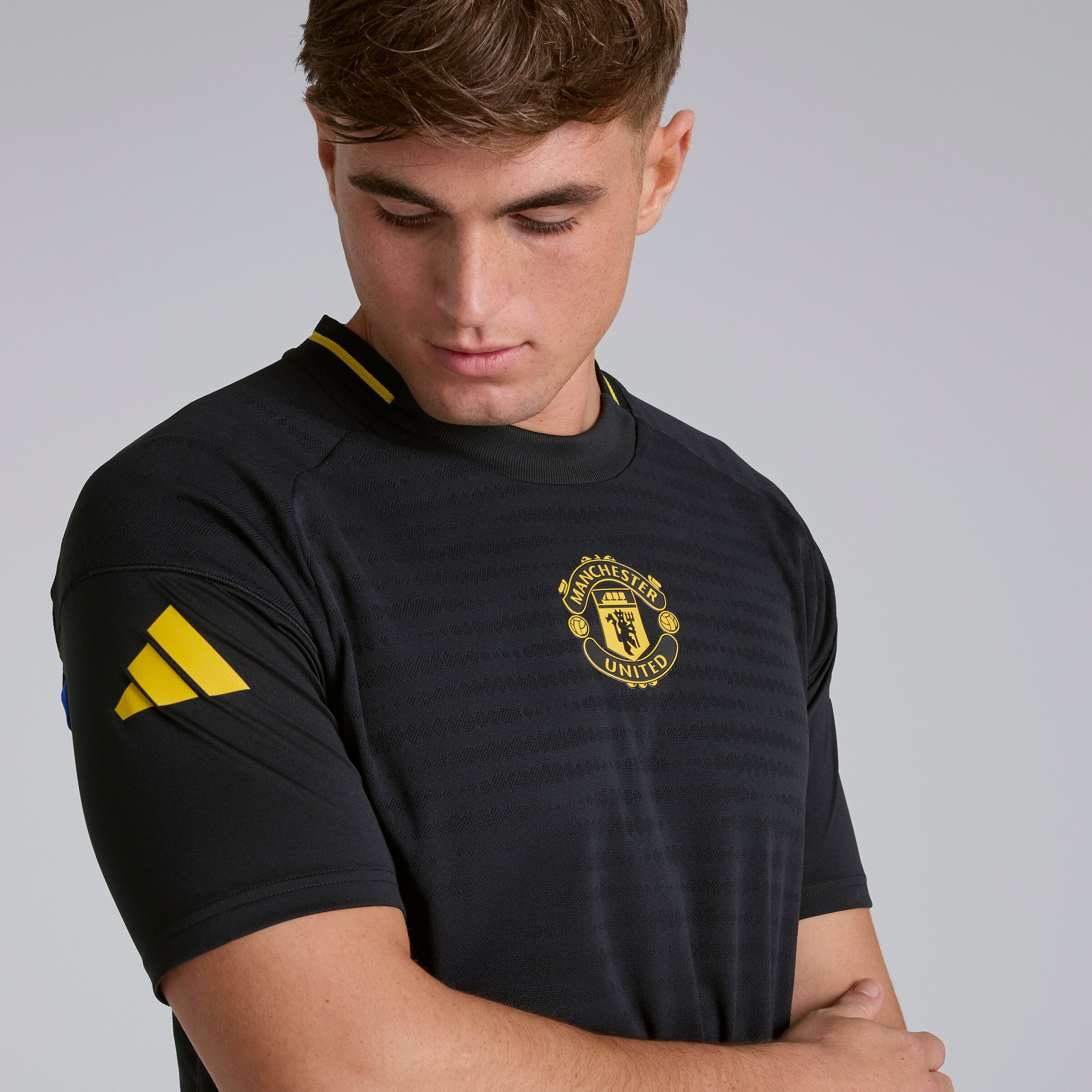 Manchester United Tiro 25 Pro Training Jersey Black Detail [5-6]