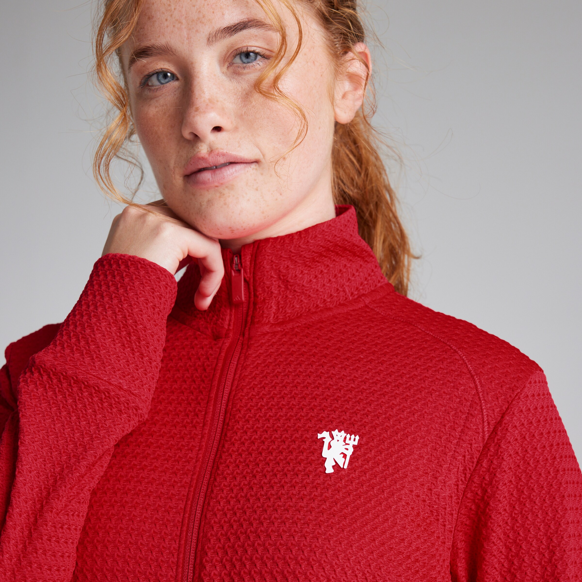 Manchester United x adidas Womens Golf Ultimate365 Textured Jacket Red Red Detail [4-5]