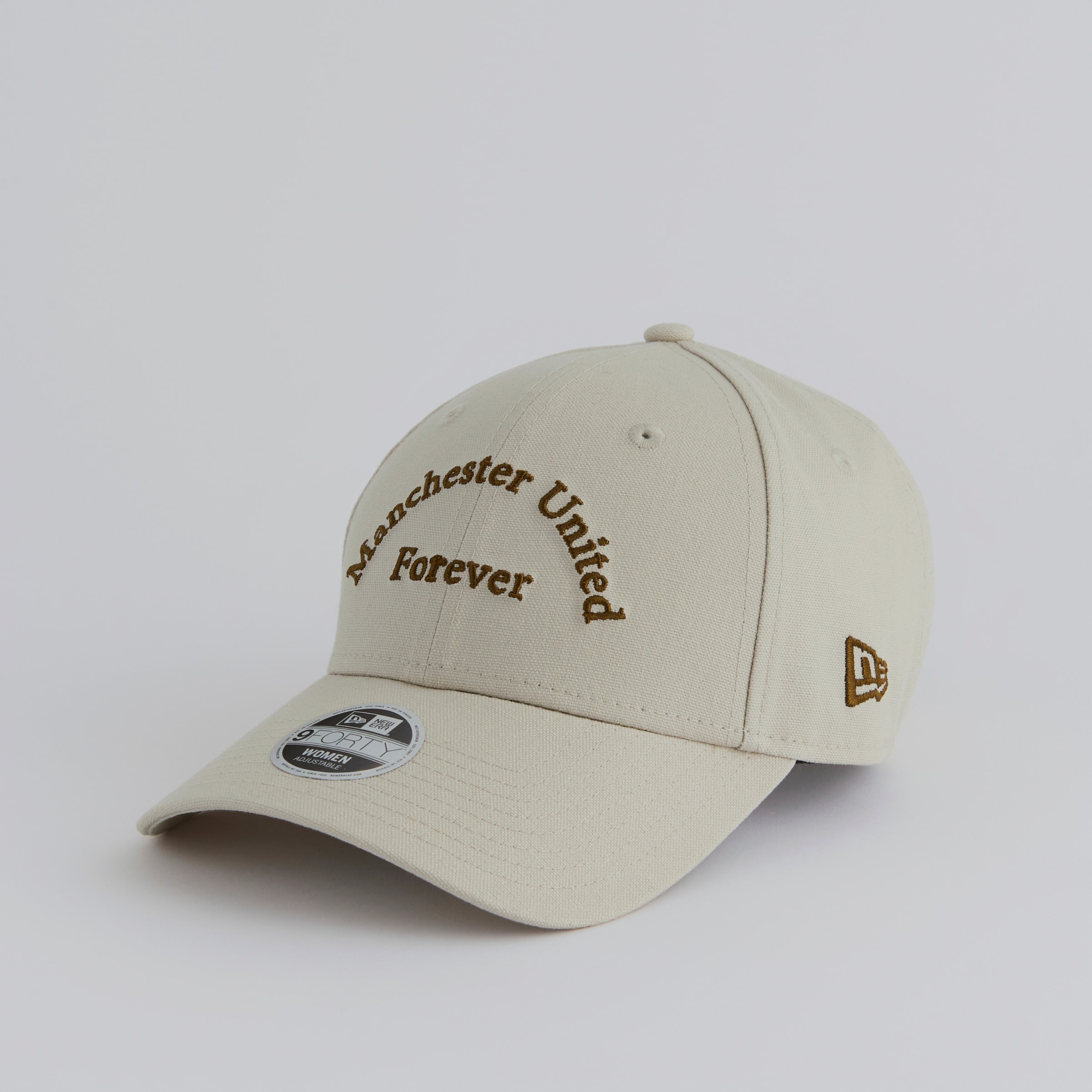 Manchester United x New Era Womens Wordmark 9Forty Cap Cream Beige Detail [3-5]
