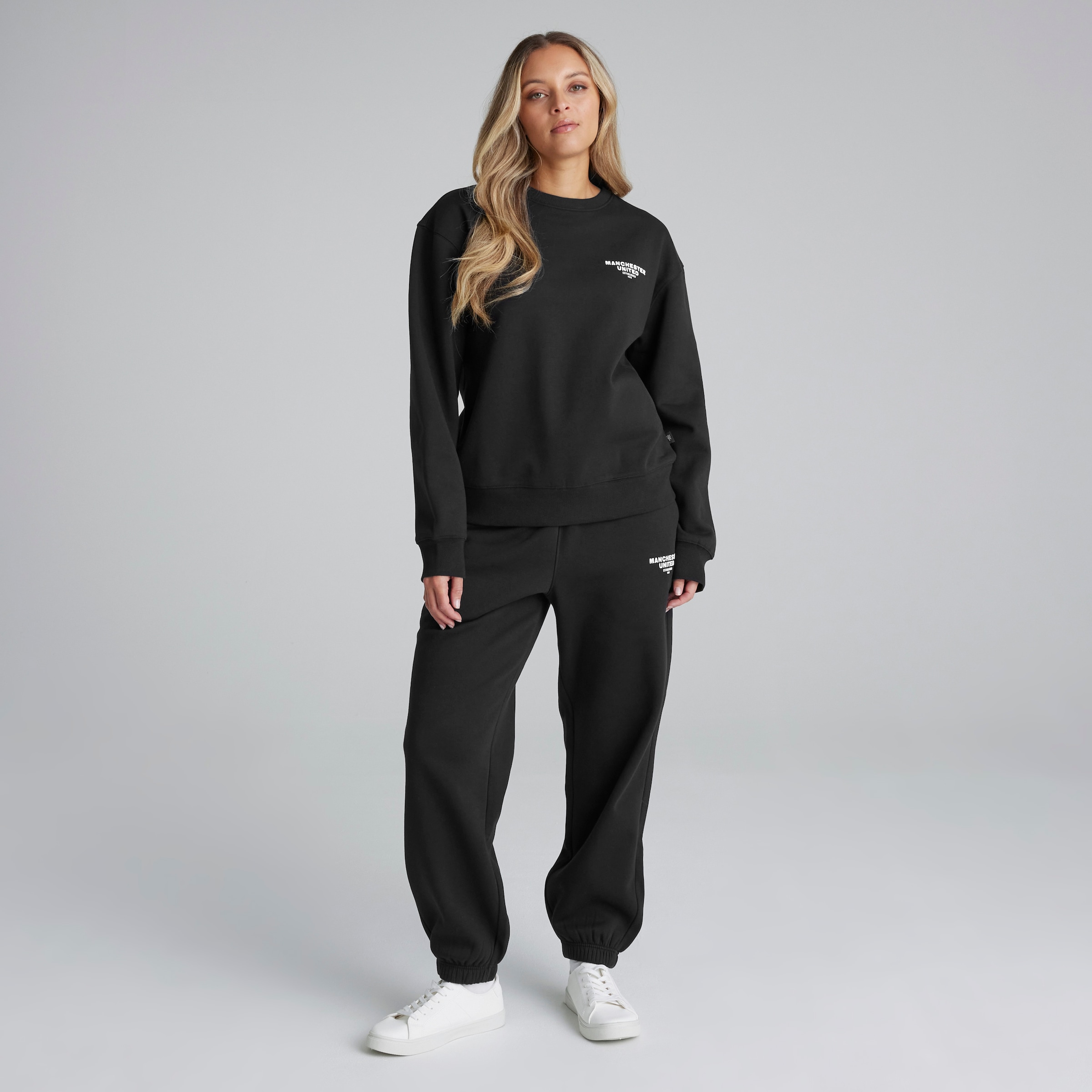 Manchester United Womens Back Print Sweatshirt Black Black Detail [3-7]