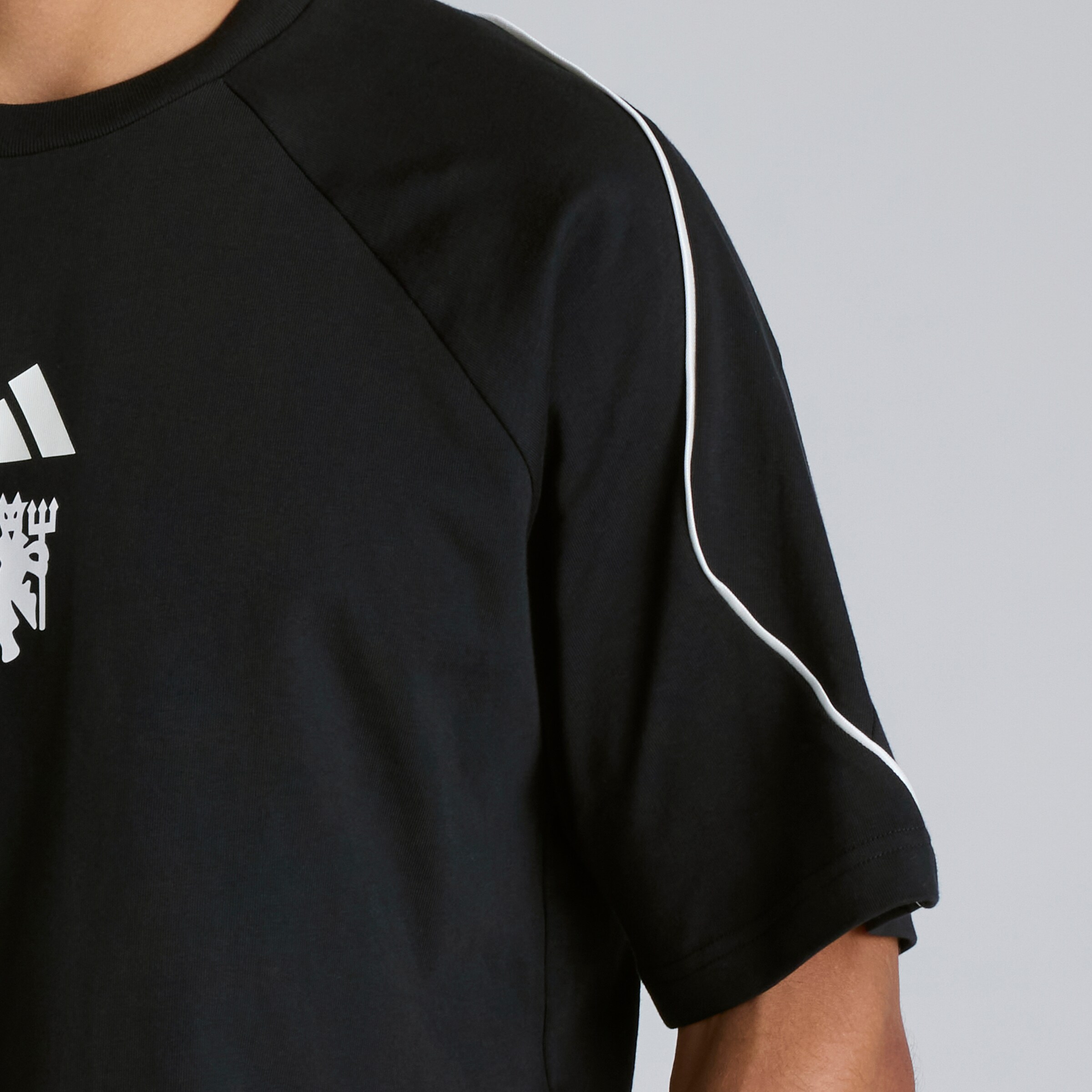 Manchester United x adidas Stadium T-Shirt Black Black Detail [4-5]