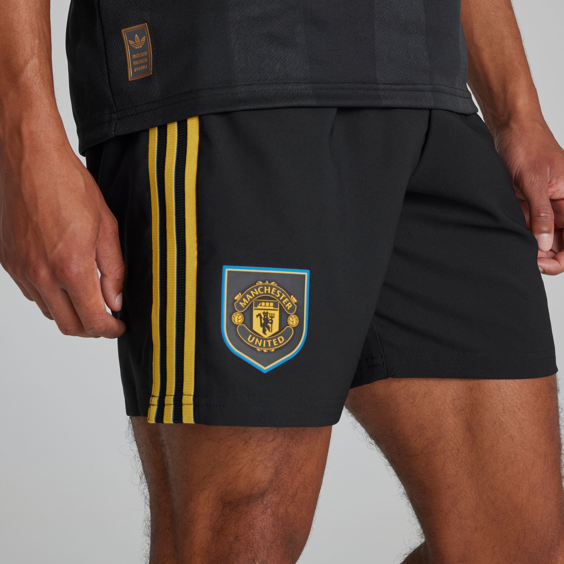 MU Adidas 25/26 Third Mens Authentic Shorts Black Black Detail [4-6]