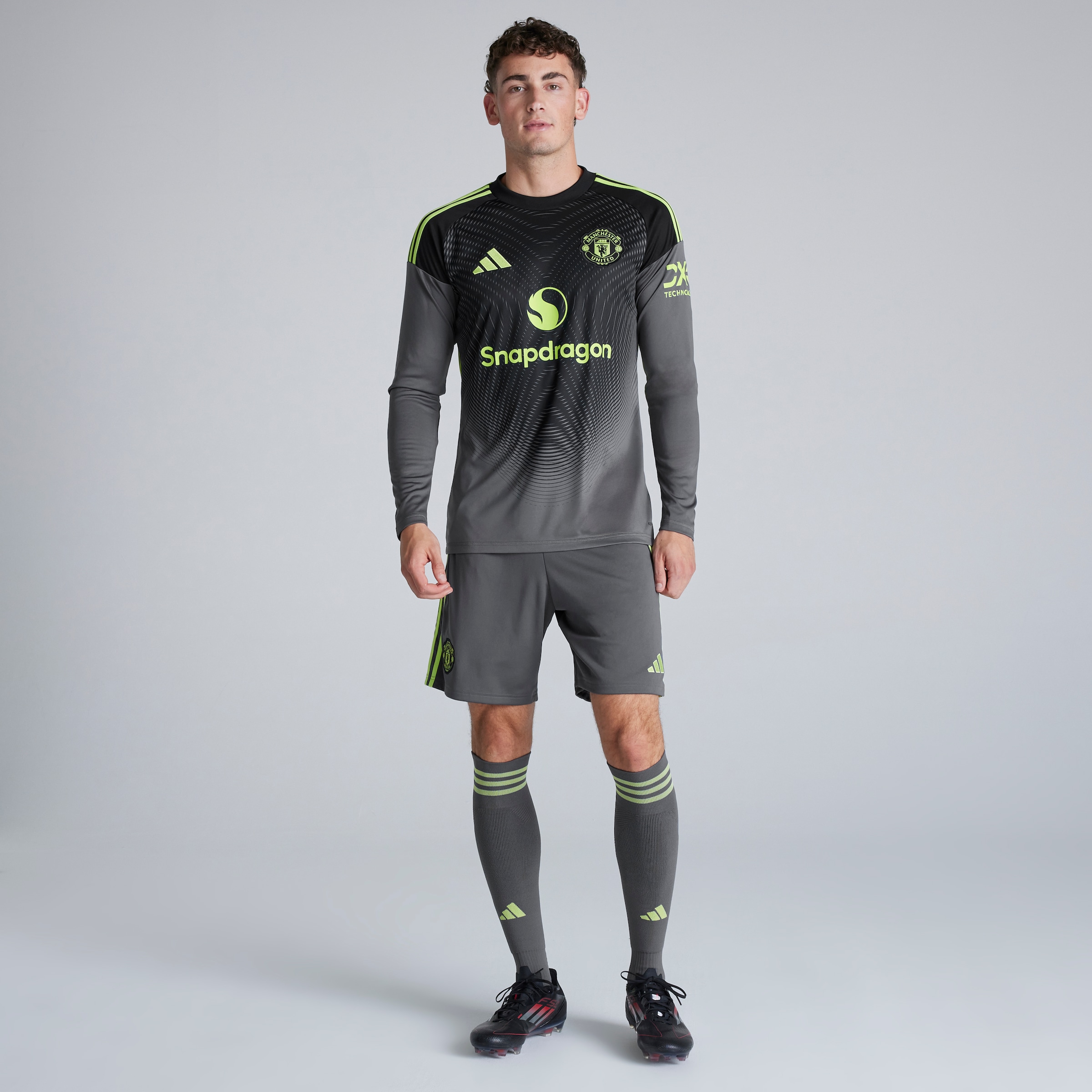 Manchester United 25/26 Goalkeeper Shorts 绿色 细节 [3-6]