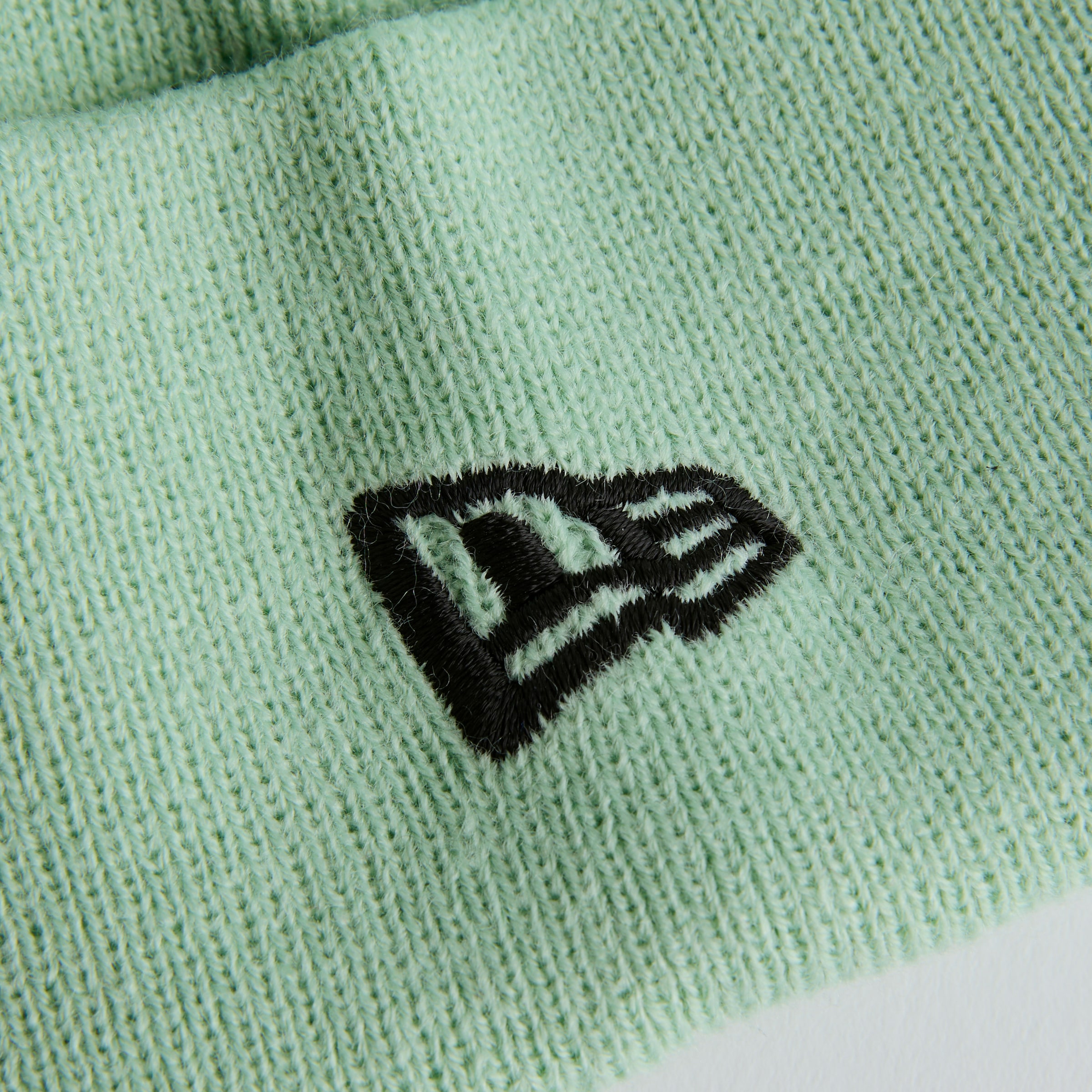 Manchester United x New Era Womens 1878 Cuff Beanie Green Verde Detalle [4-4]