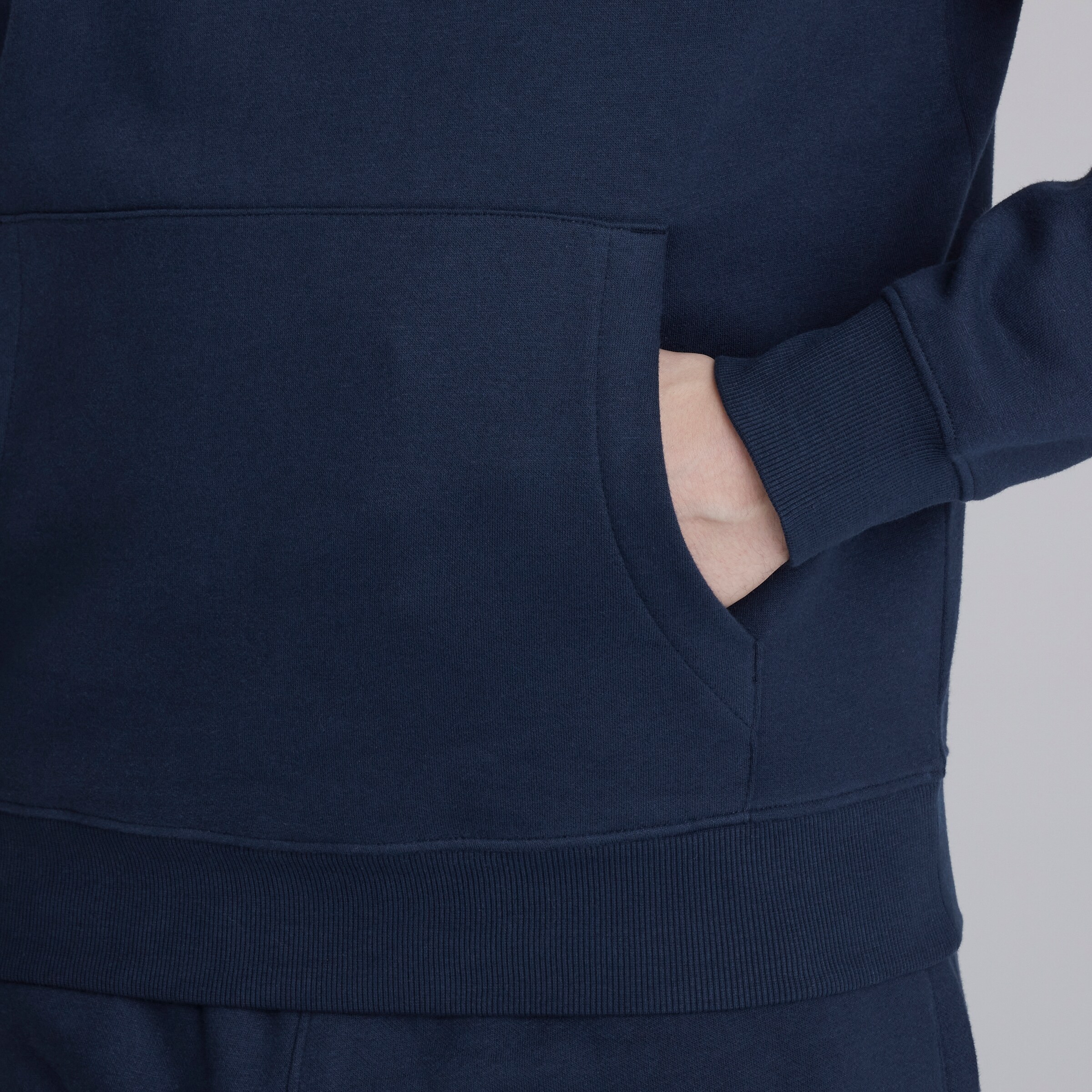 Manchester United Devil Essentials Overhead Hoodie Navy Navy blue Detail [4-5]