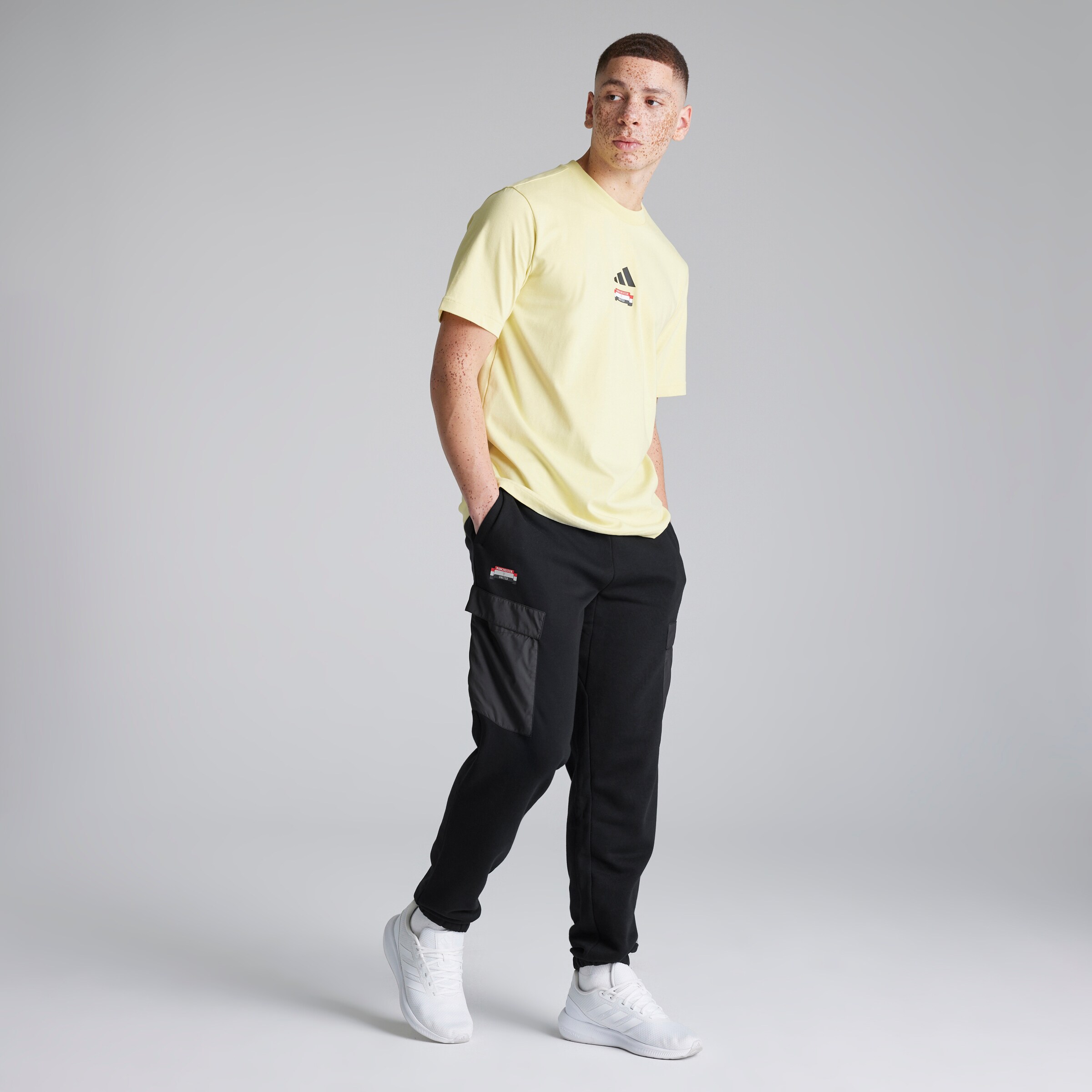 Manchester United x adidas City Escape Fleece Joggers Black 검정색 세부 사항 [3-5]