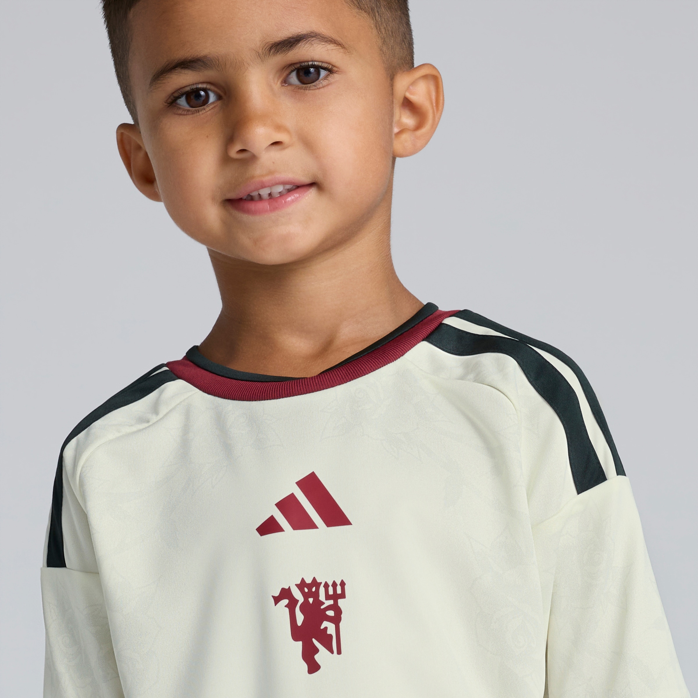 Manchester United 26/27 Third Mini Kit with Fernandes 8 UCL Printing & Badge Beige Detail [6-6]