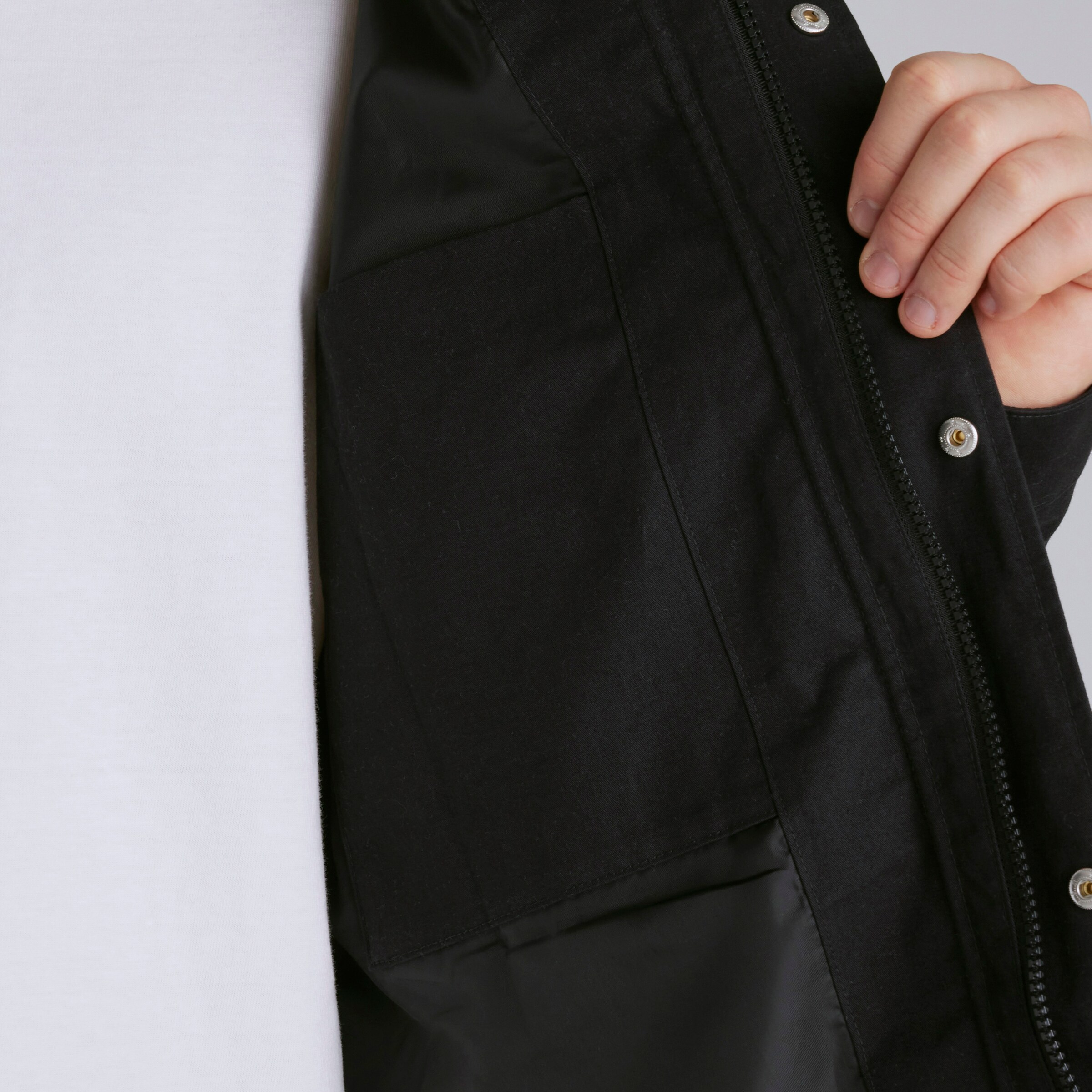 Manchester United Funnel Neck Parka Black Black Detail [5-6]