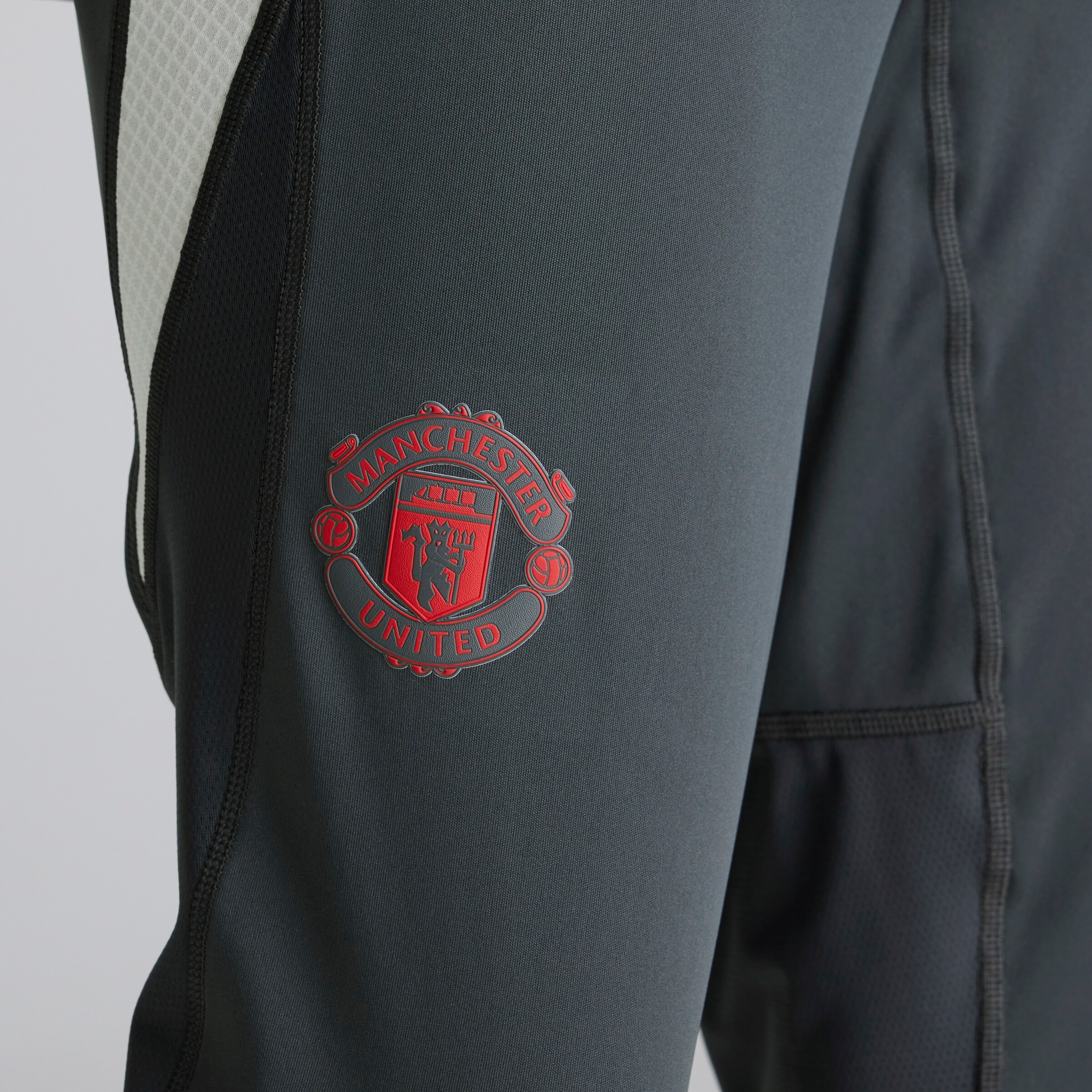 Manchester United European Training Tiro 24 Pro Pants Dark Grey Grey Detail [7-7]