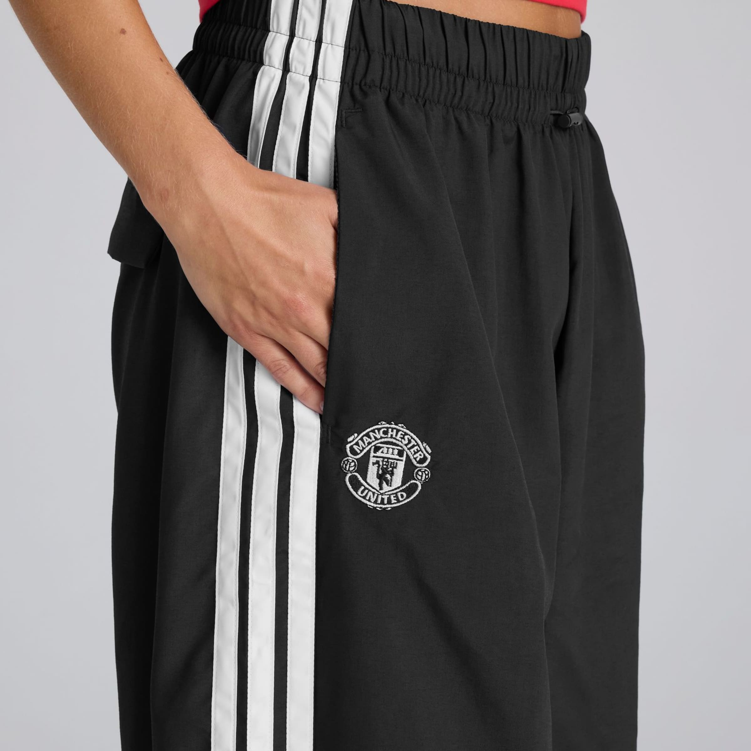 Manchester United x adidas Womens Essentials 3-Stripes Parachute Pants Black Black Detail [4-6]