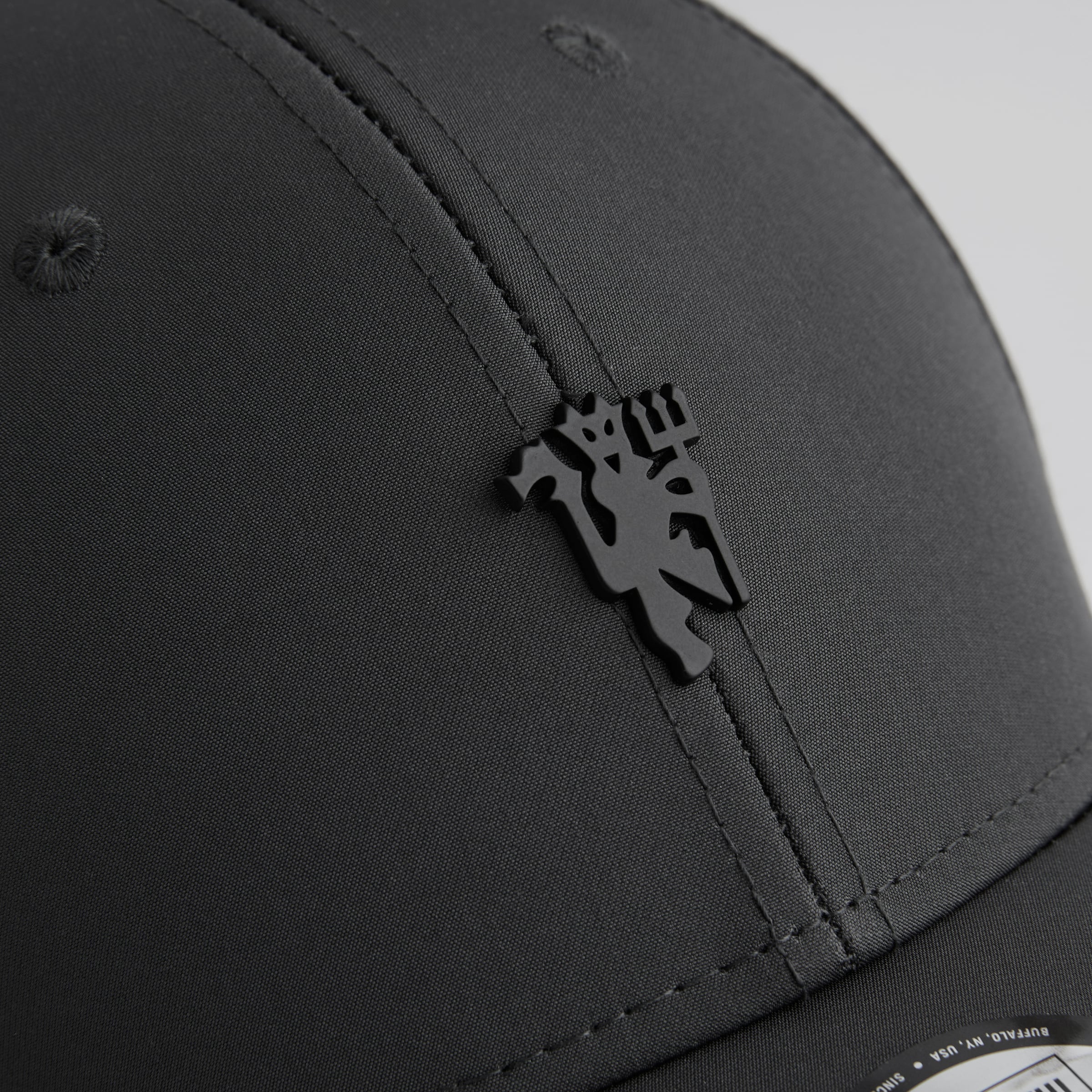 Manchester United x New Era 9Forty Metal Devil Cap Charcoal 细节 [5-5]