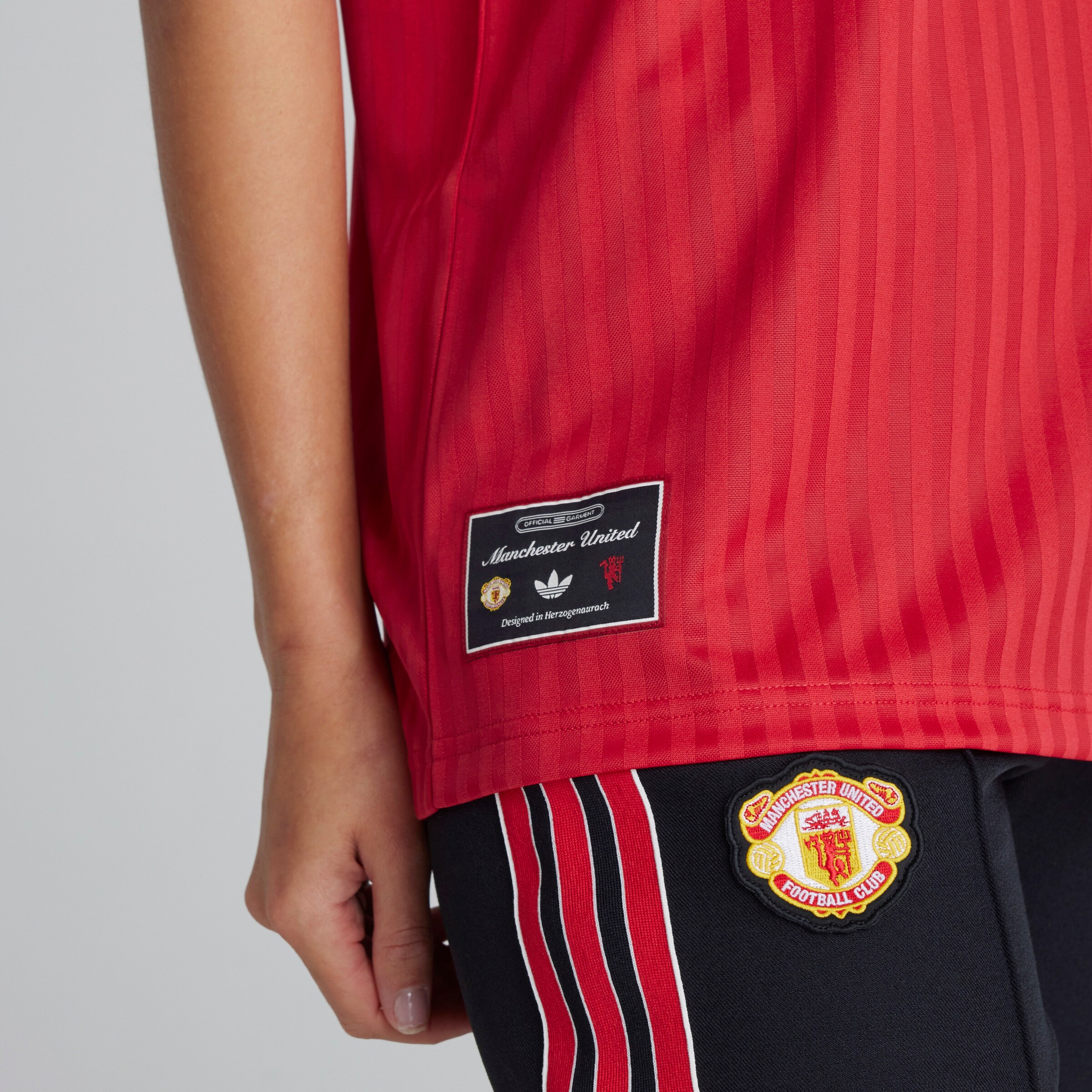 Manchester United x adidas Terrace Icons Jersey Red Rouge Détail [5-8]