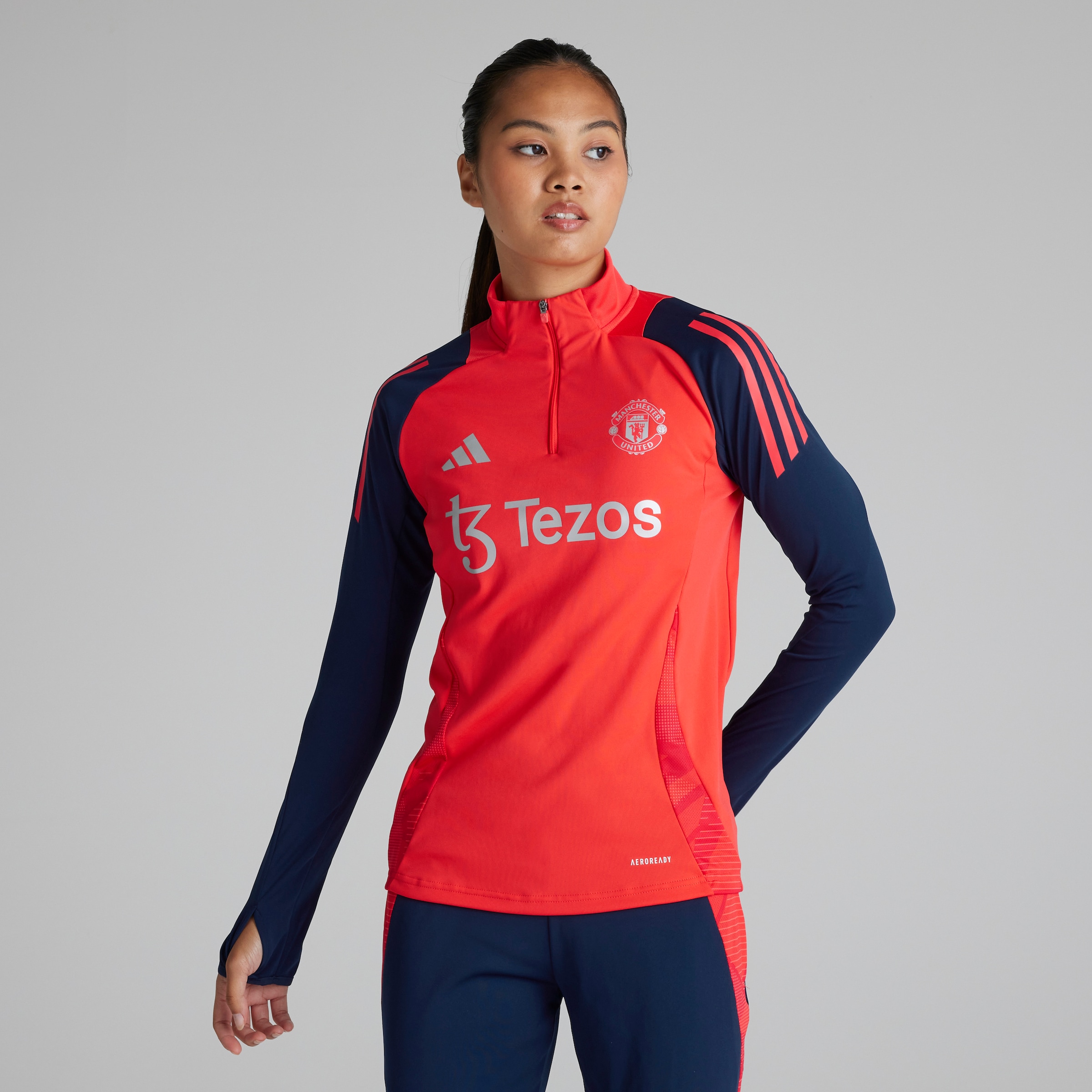 アディダス Adidas 【 Manchester United Training Shirt 2025 Womens Women 】 レディース Beige adidas Womens Manchester United Training Shirt 2025