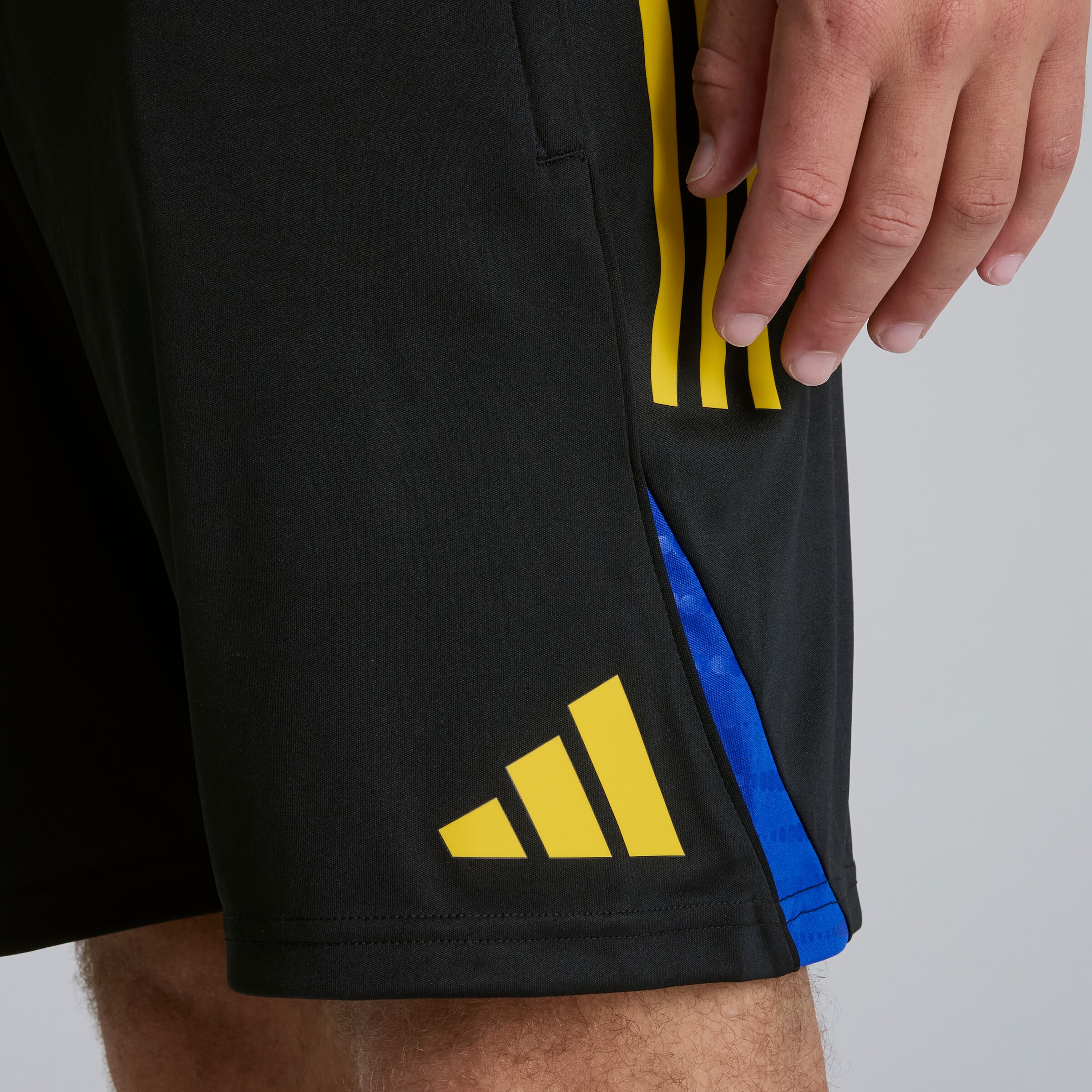 Manchester United Tiro 25 Competition Training Shorts Black Detail [4-5]