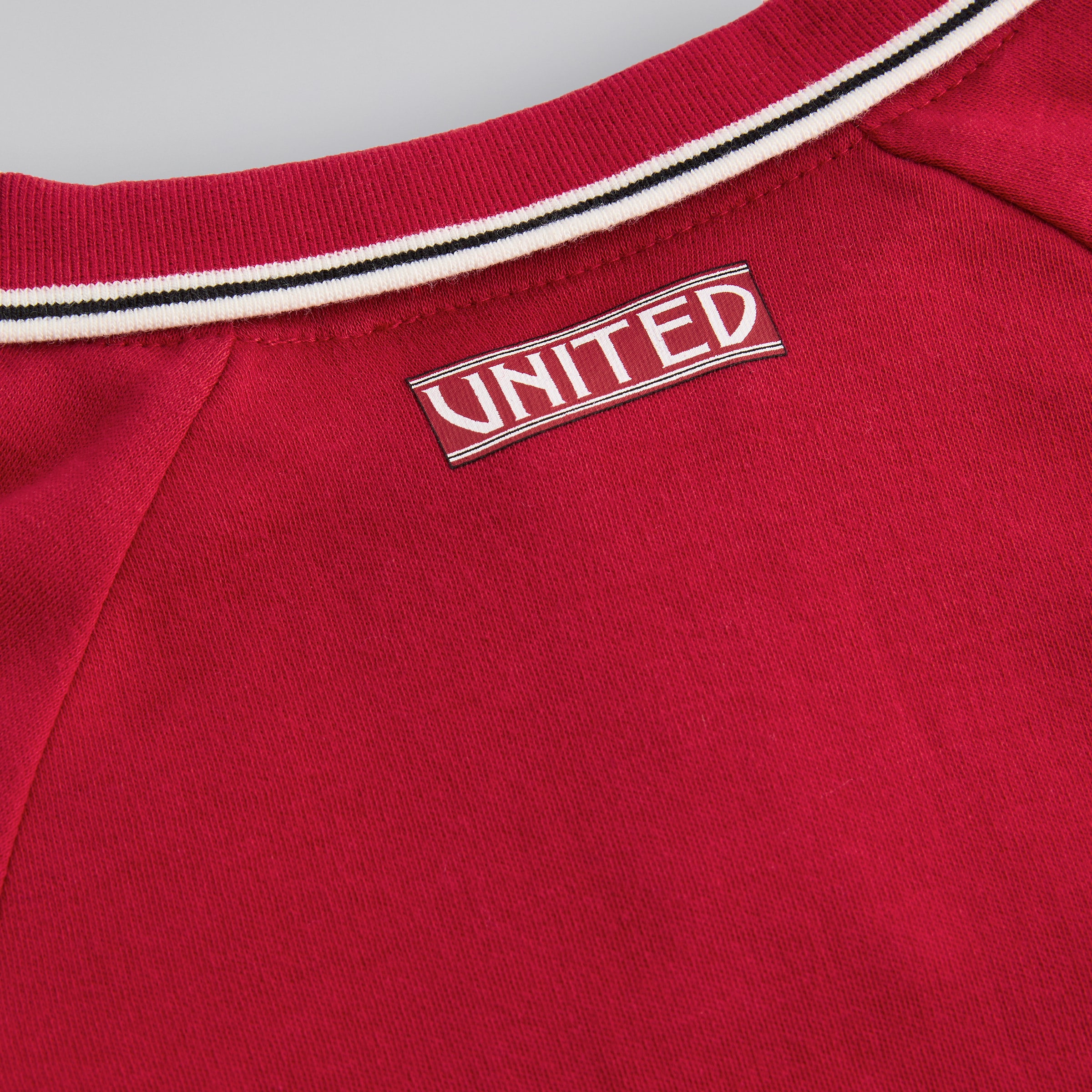Manchester United Baby 26/27 Home Romper & Bucket Hat Red Red Detail [5-5]