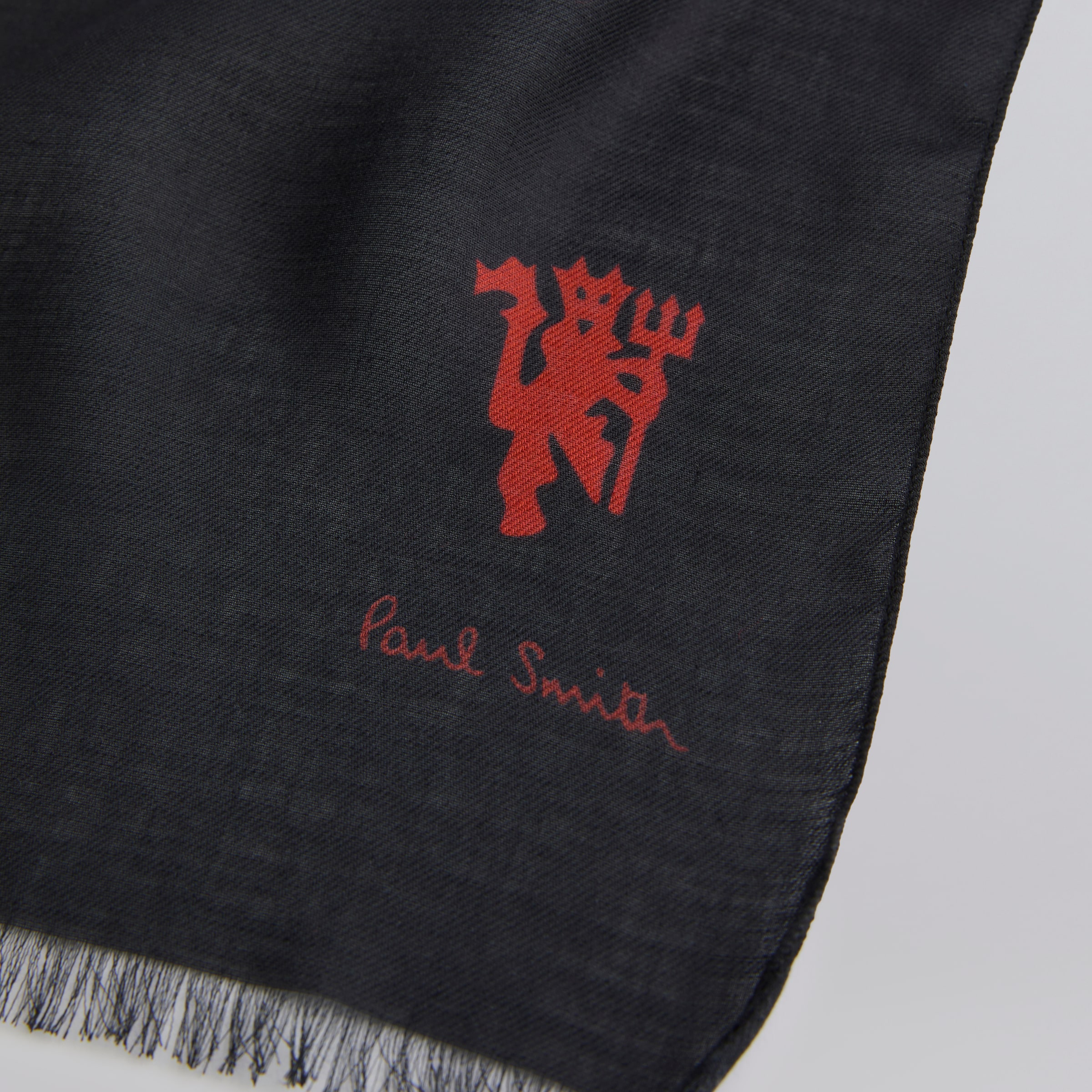 Manchester United x Paul Smith Fan Badge Scarf Black Black Detail [4-5]