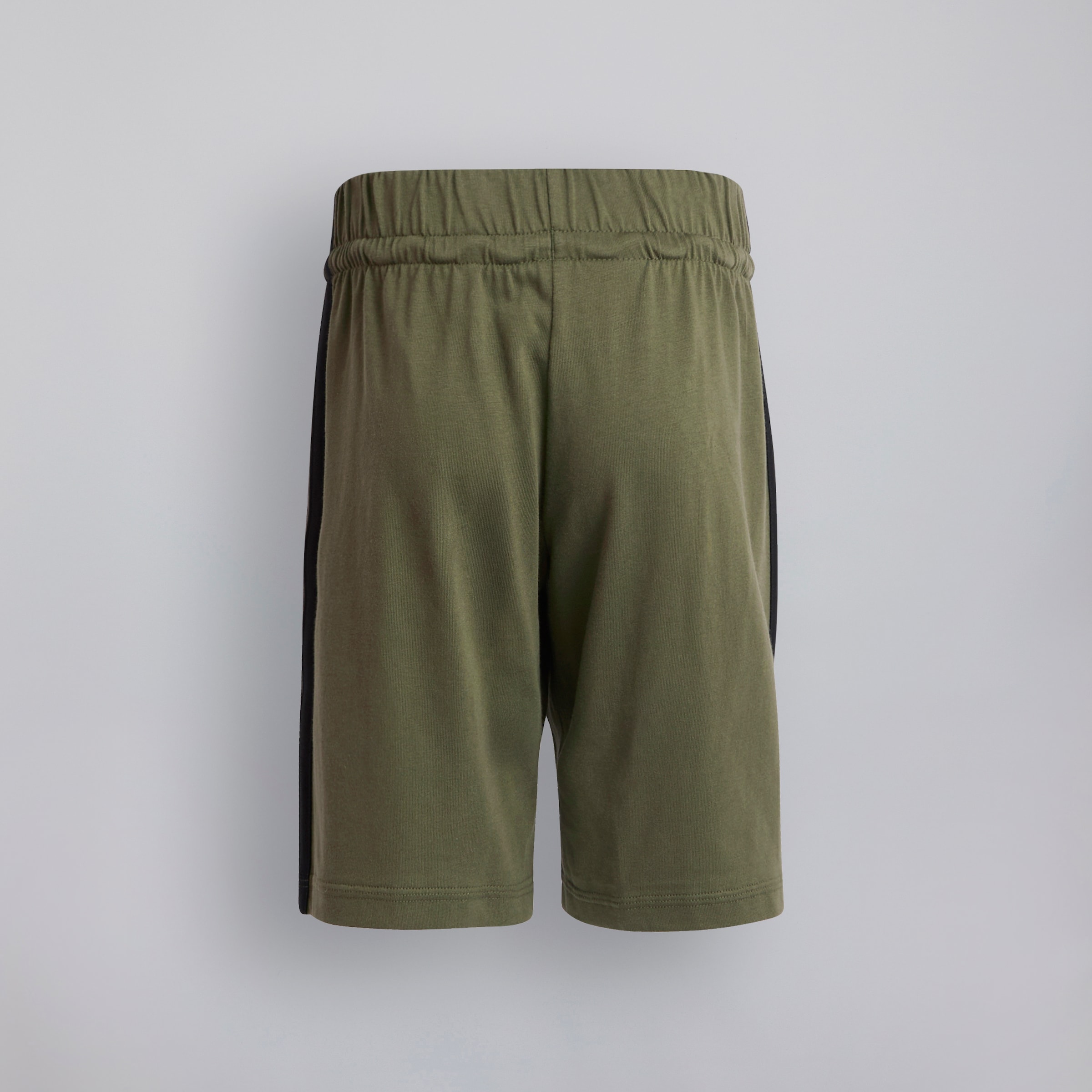 Manchester United x adidas Kids Essentials Shorts Green Verde Detalle [2-2]