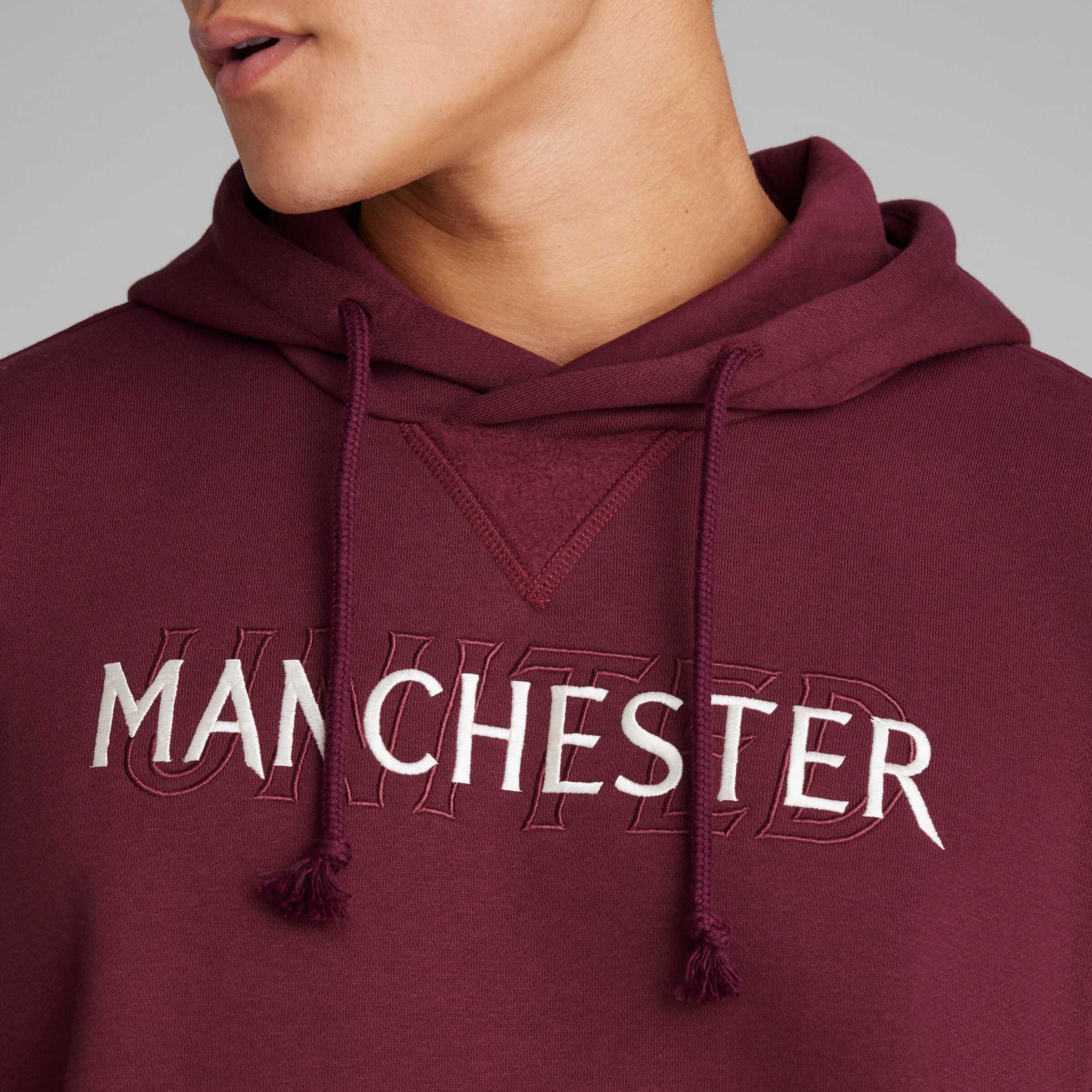 Manchester United x adidas SZNL Overhead Hoodie Red Red Detail [7-8]