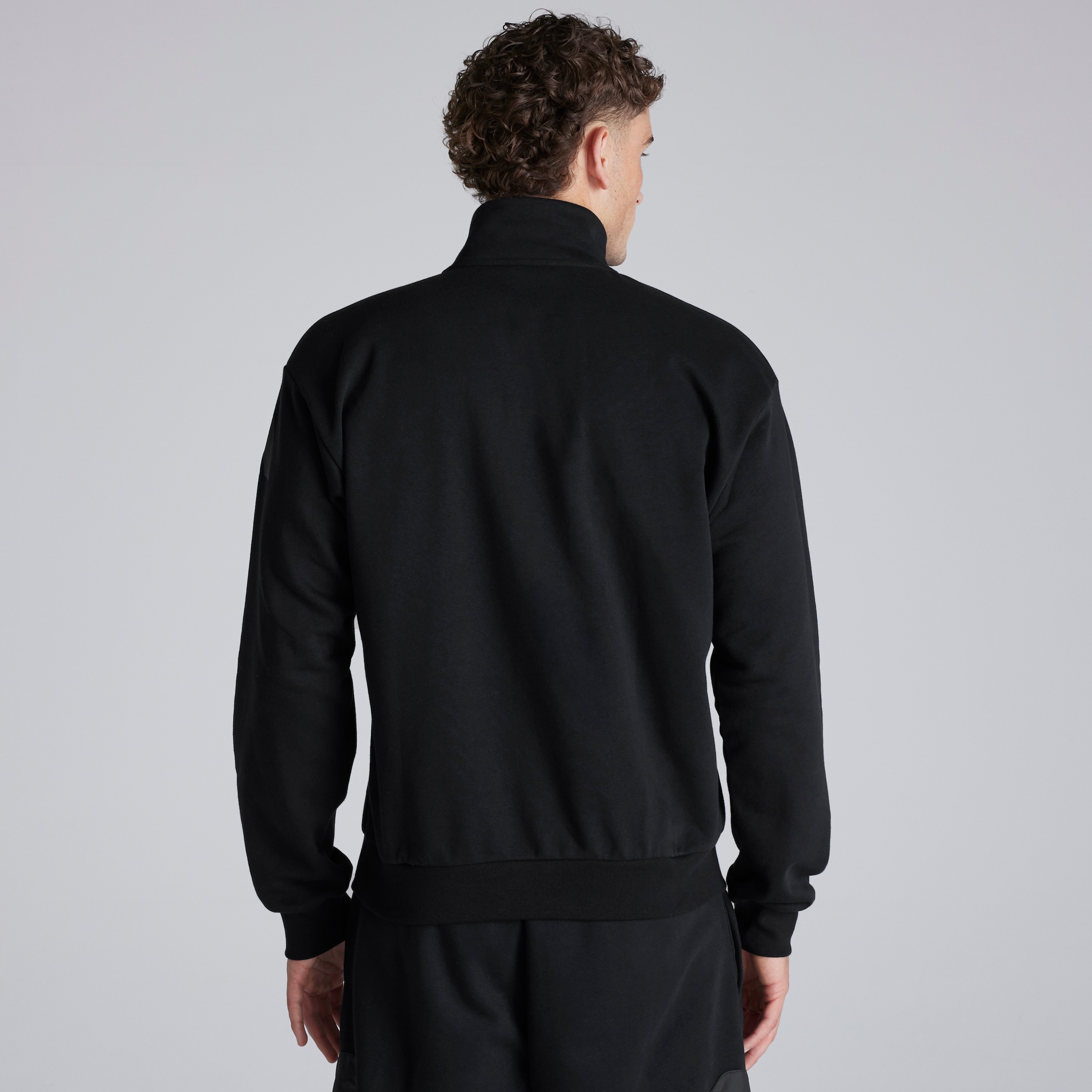 Manchester United x adidas City Escape Half Zip Fleece Black Black Detail [2-6]