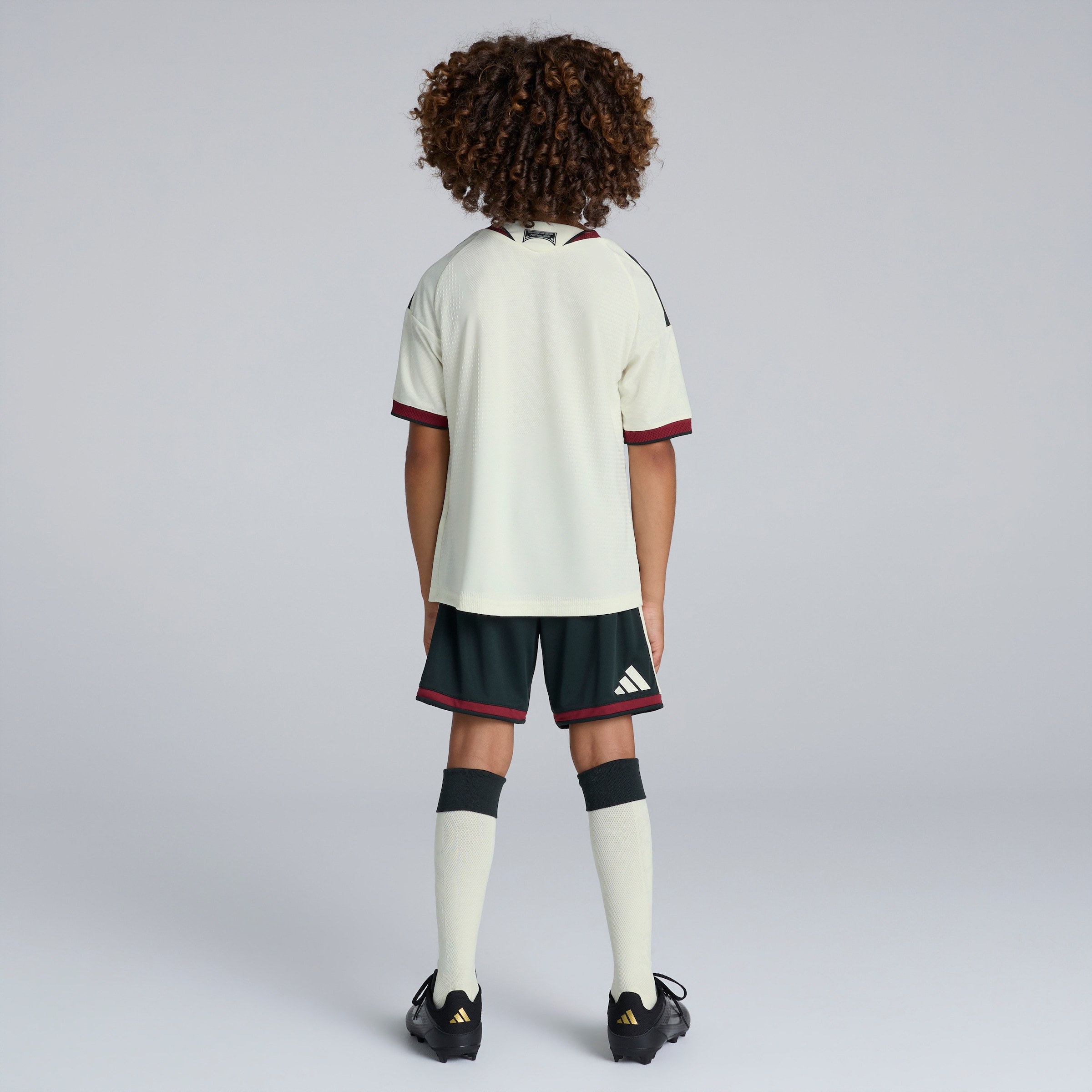 Manchester United Kids 26/27 Third Authentic Jersey Beige Detail [2-6]