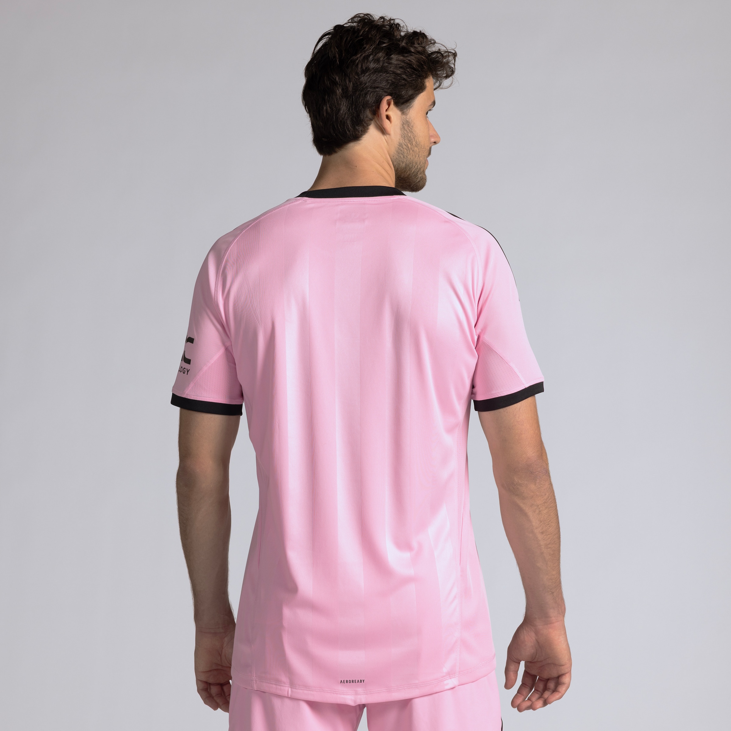 Manchester United 25/26 Third Mens Goalkeeper Jersey Pink 분홍색 세부 사항 [2-5]