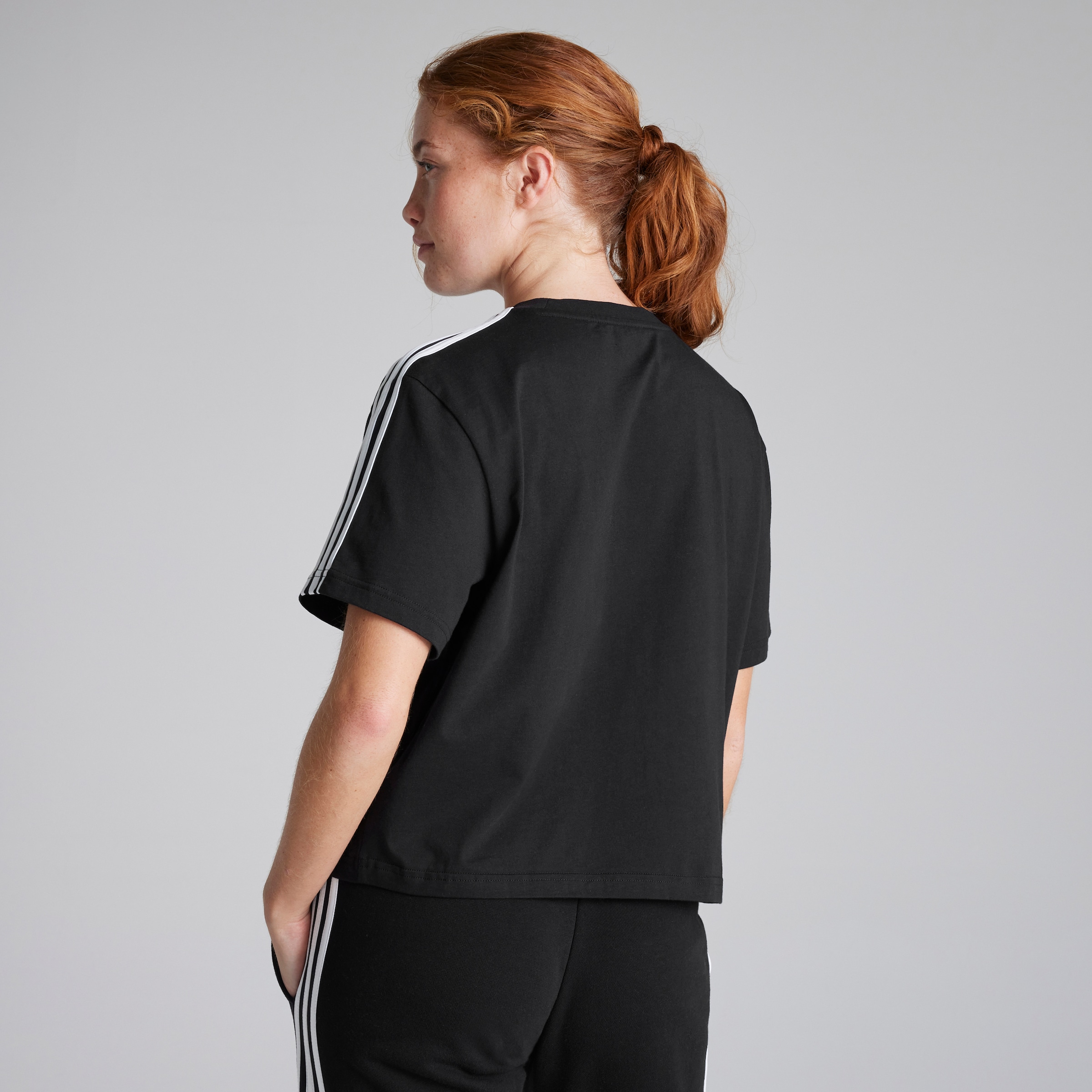 Manchester United x adidas Womens Essentials 3-Stripes Single Jersey Crop Top Black Black Detail [2-7]