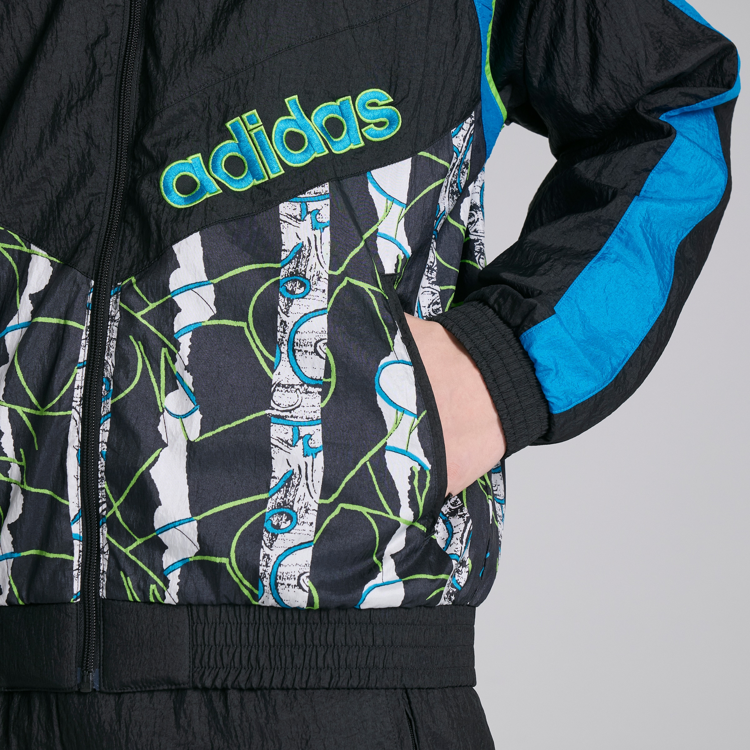 Manchester United x adidas Bringback 90/92 Track Jacket Black Noir Détail [5-8]