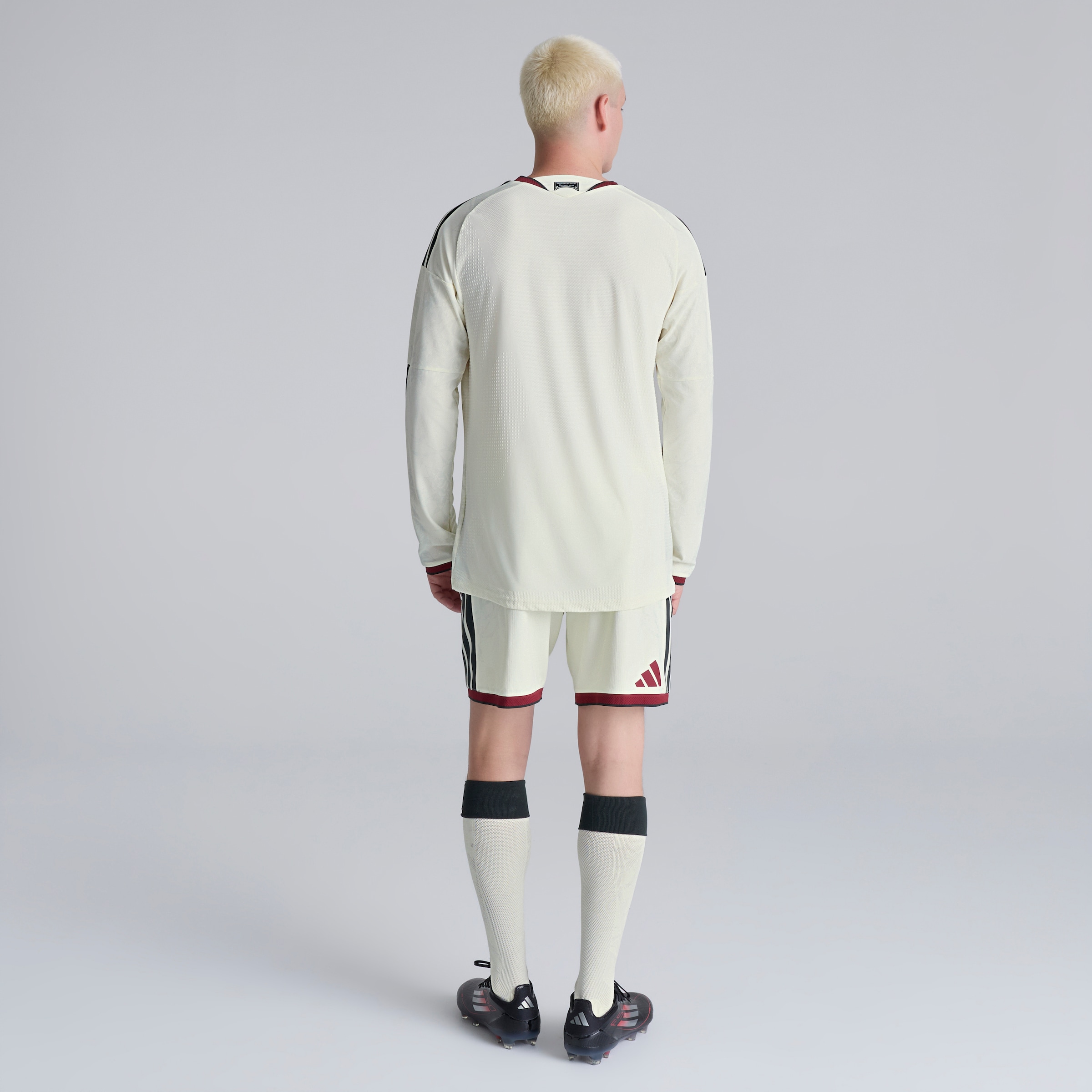 Manchester United 26/27 Third Authentic Shorts Cream Beige Detail [3-6]