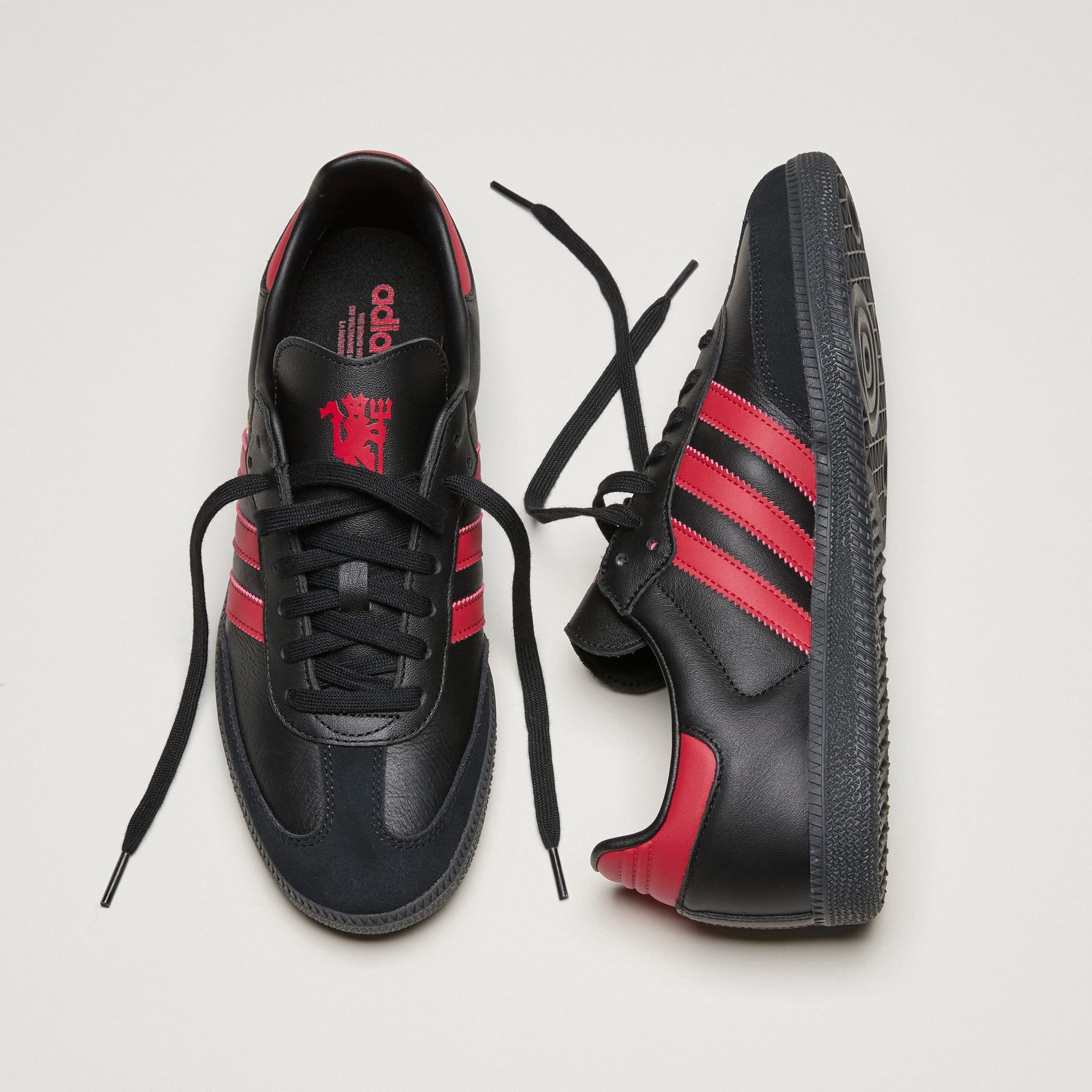 Manchester United x Adidas Samba Black Black Detail [3-7]